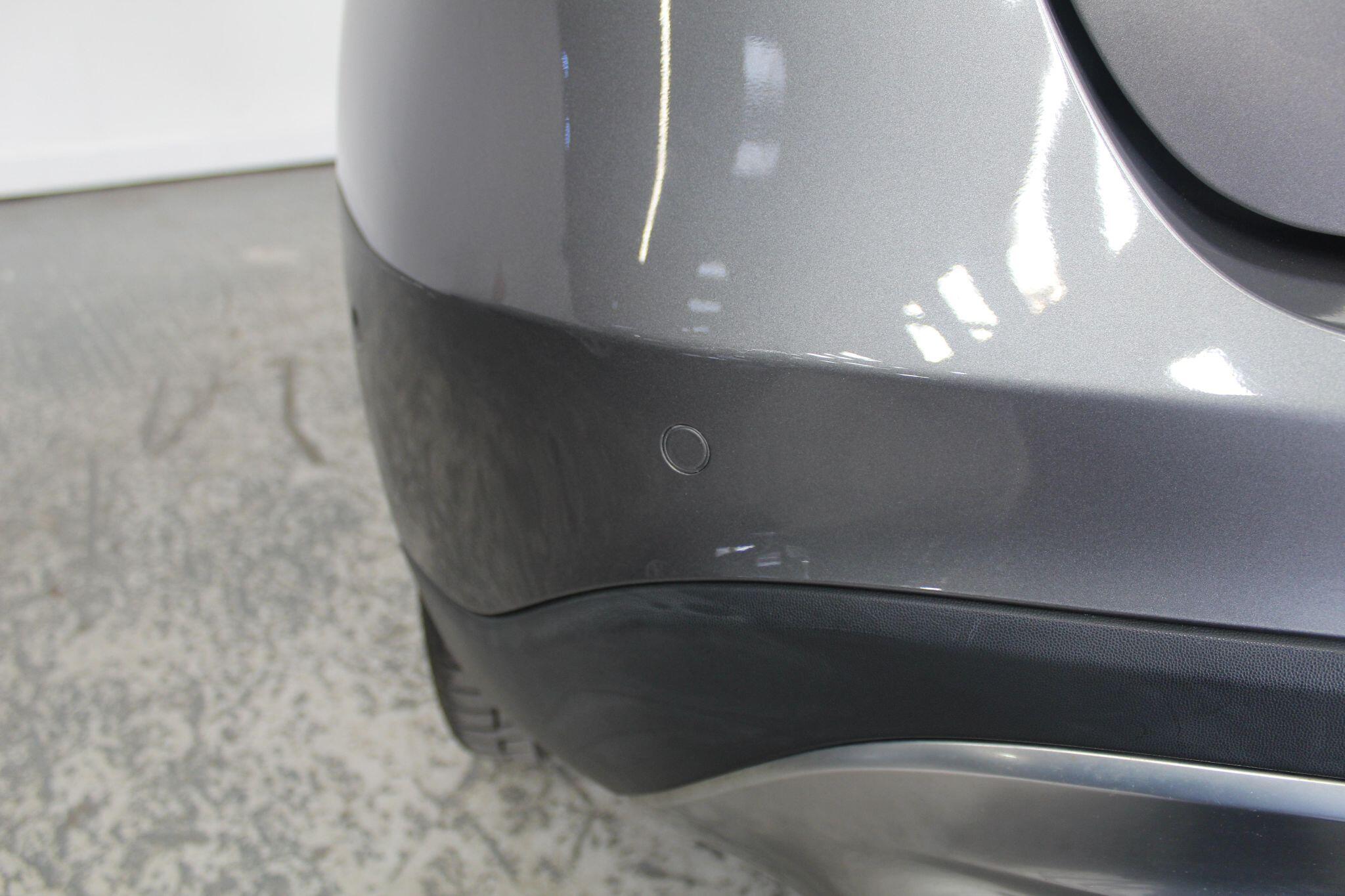 Mercedes-Benz Gla view 17