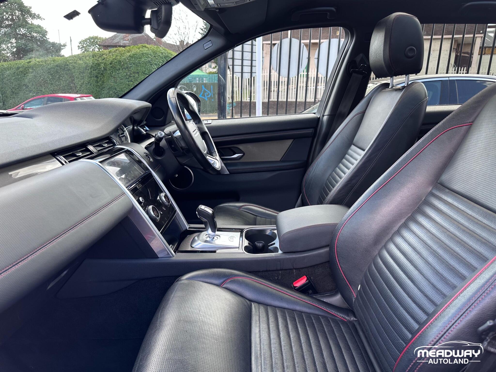 Land Rover Discovery Sport view 43