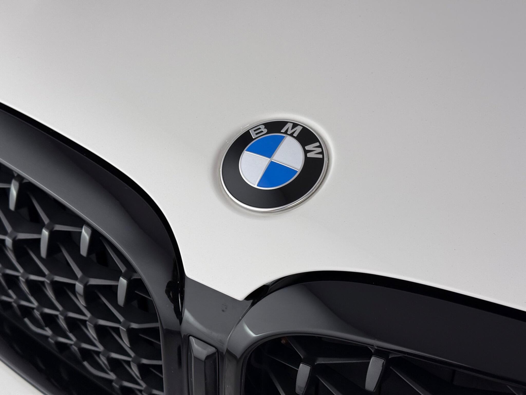 BMW X4 view 13