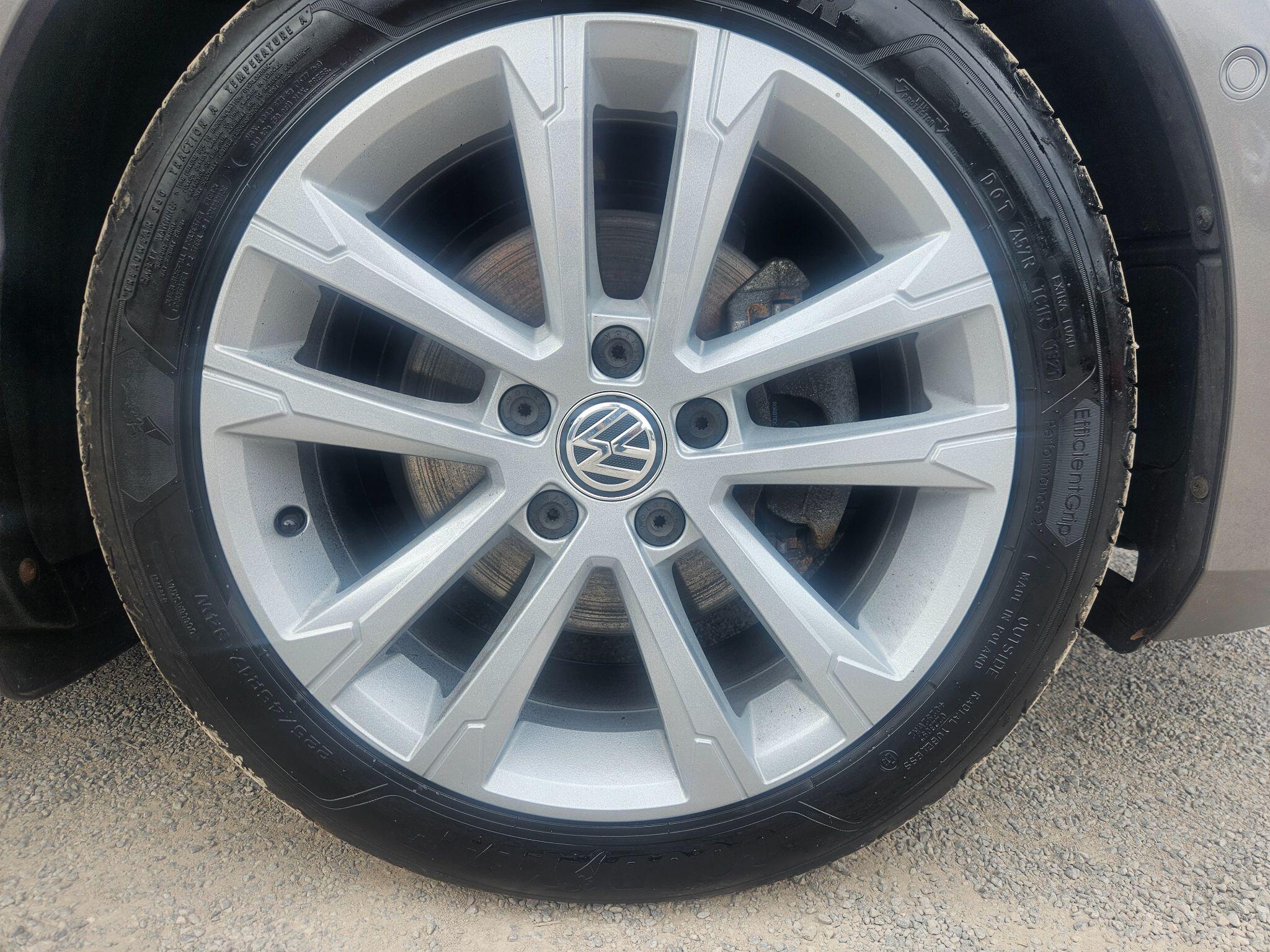 2015 Volkswagen Golf image 50