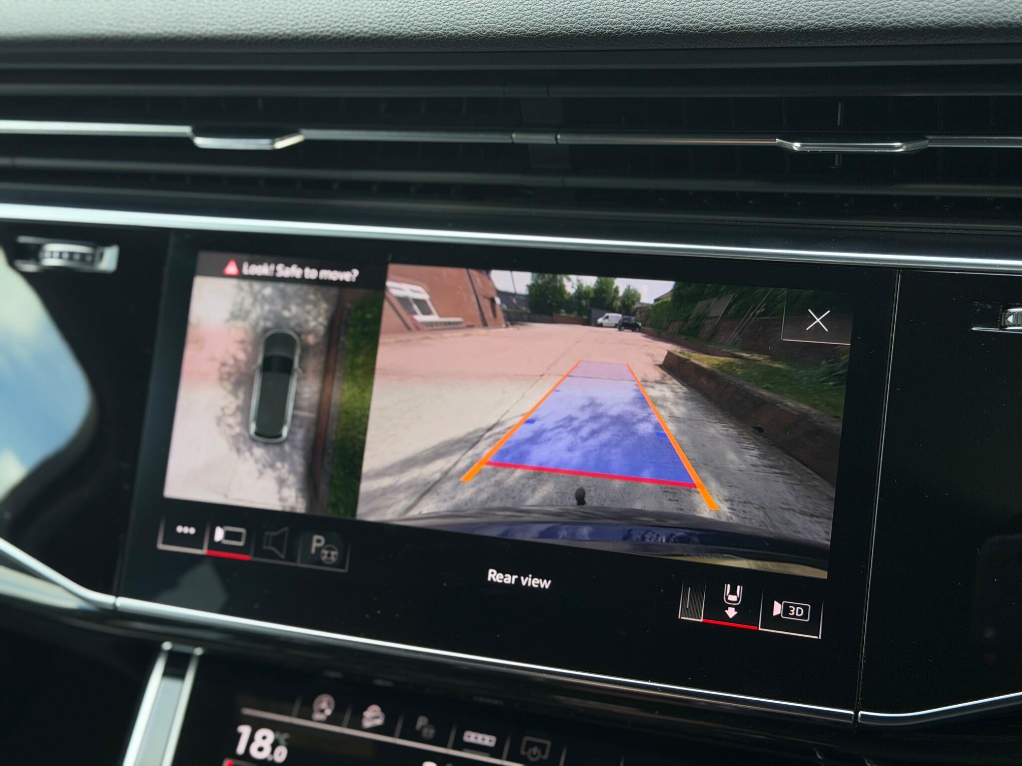 Audi Q7 view 34