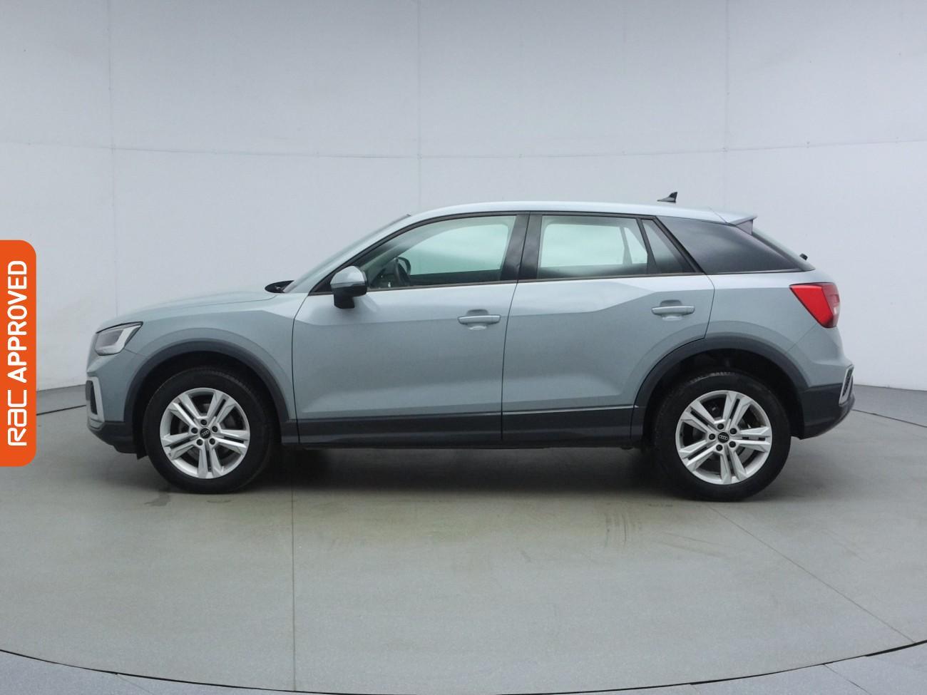 Audi Q2 view 28