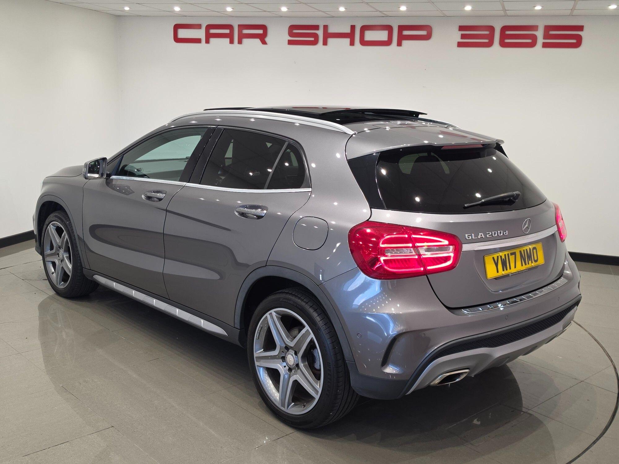 Mercedes-Benz GLA view 59