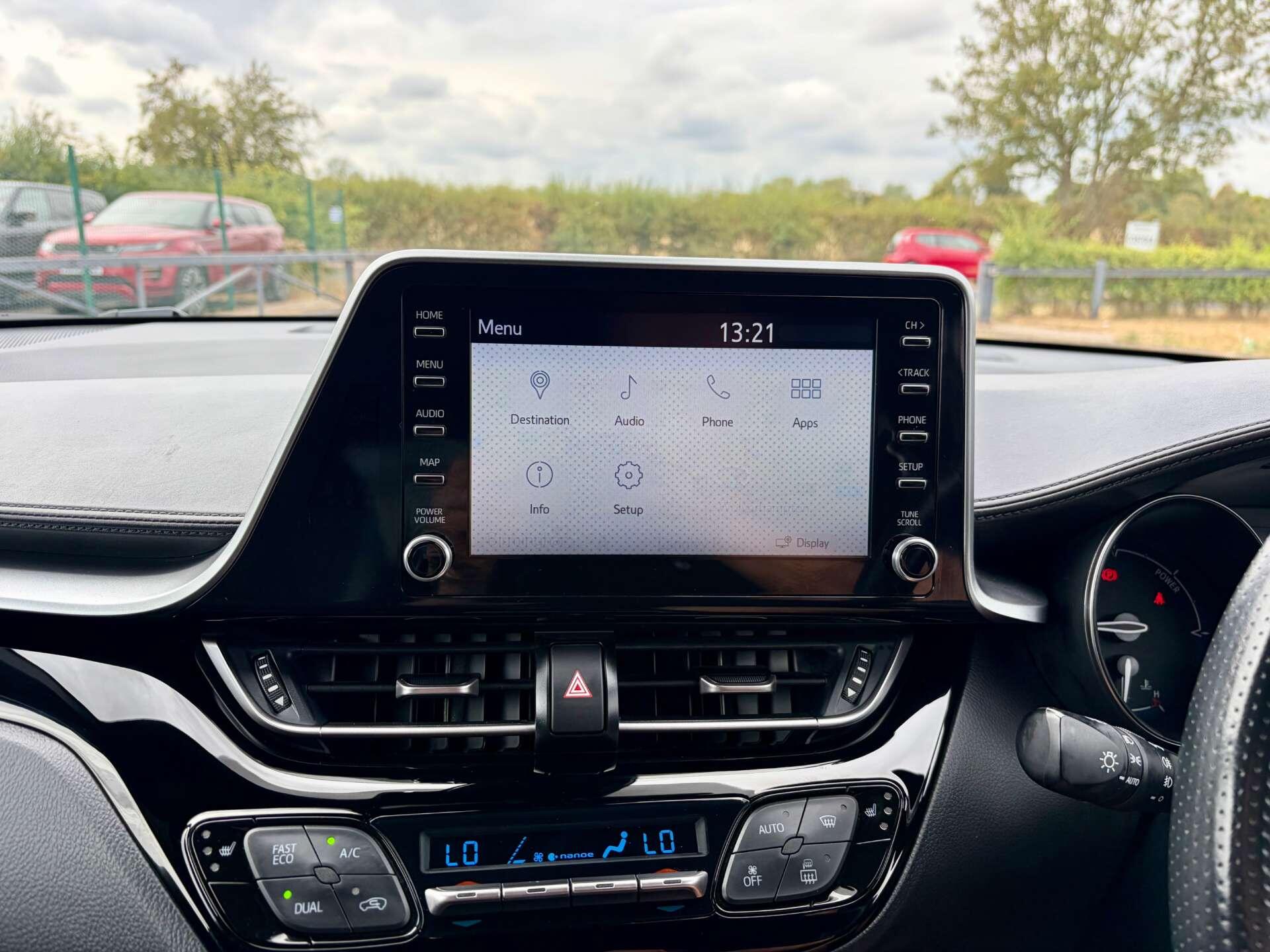 Toyota C-HR view 44