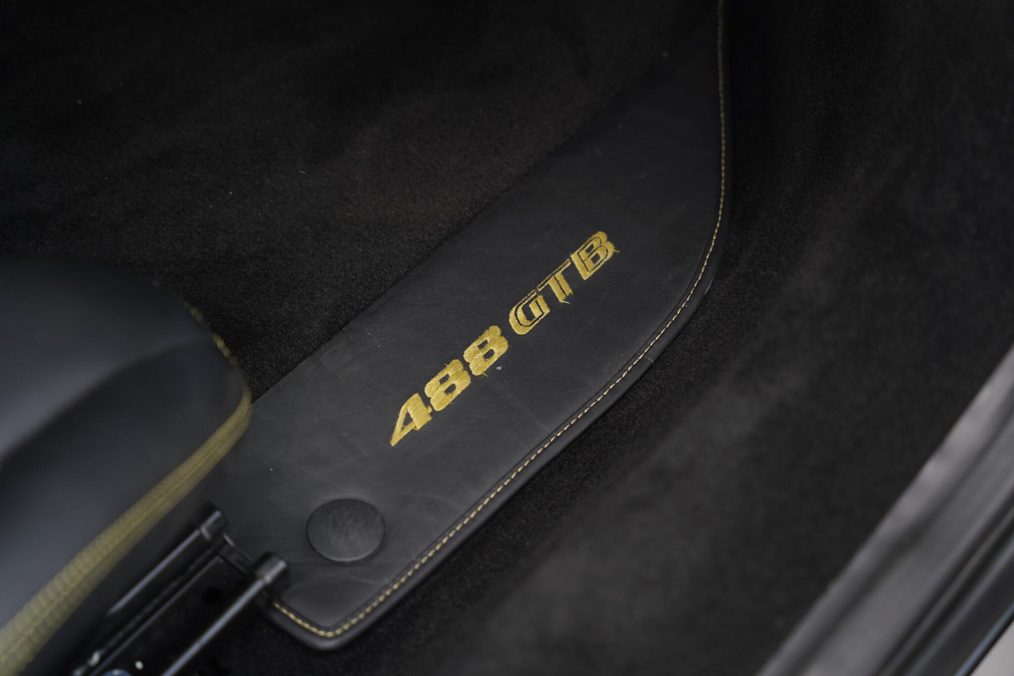 Ferrari 488 view 75