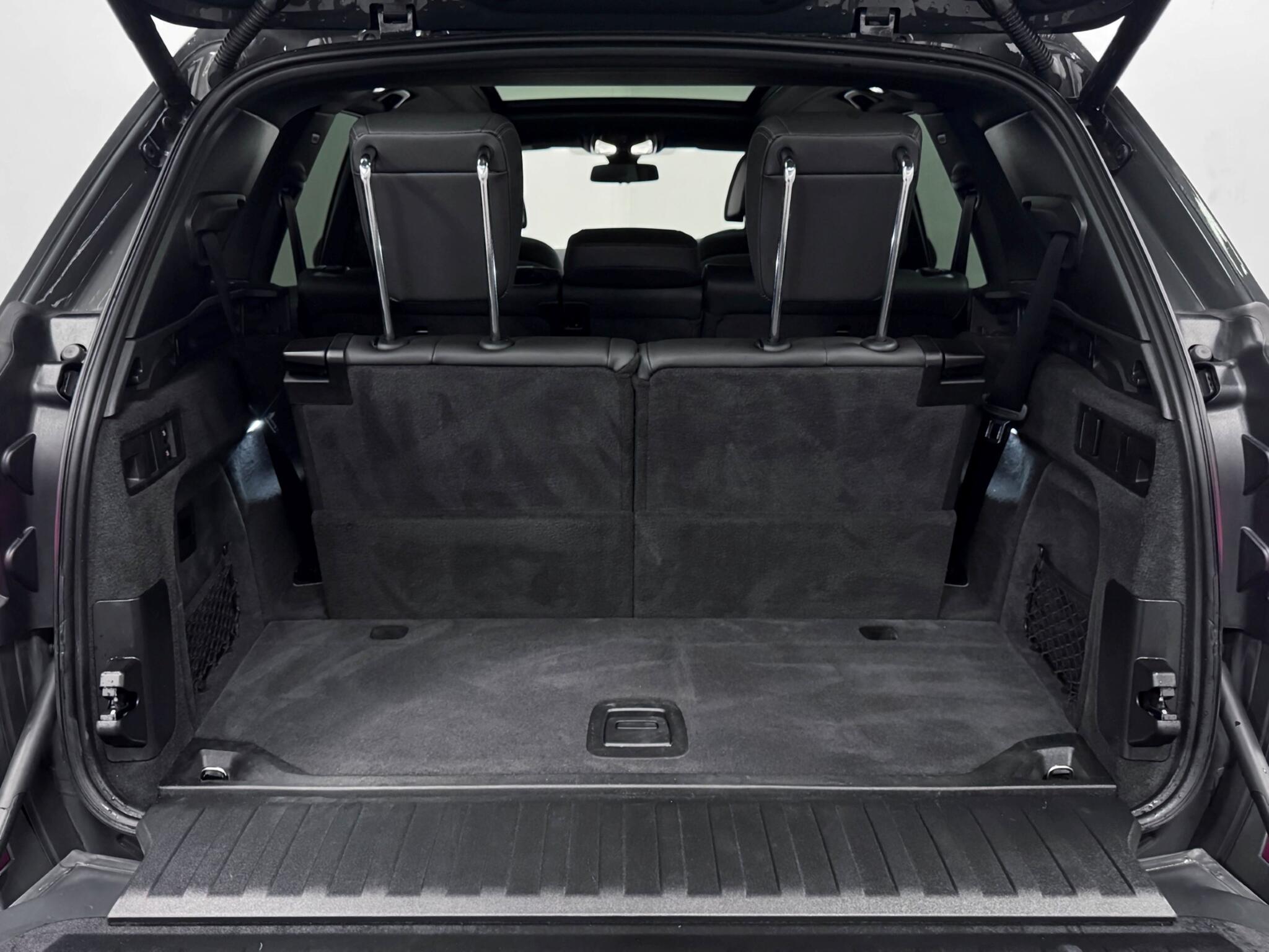 BMW X5 view 7