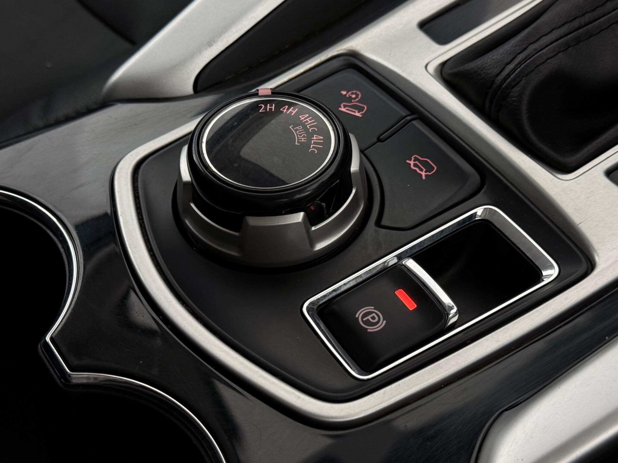 Mitsubishi Shogun Sport view 18