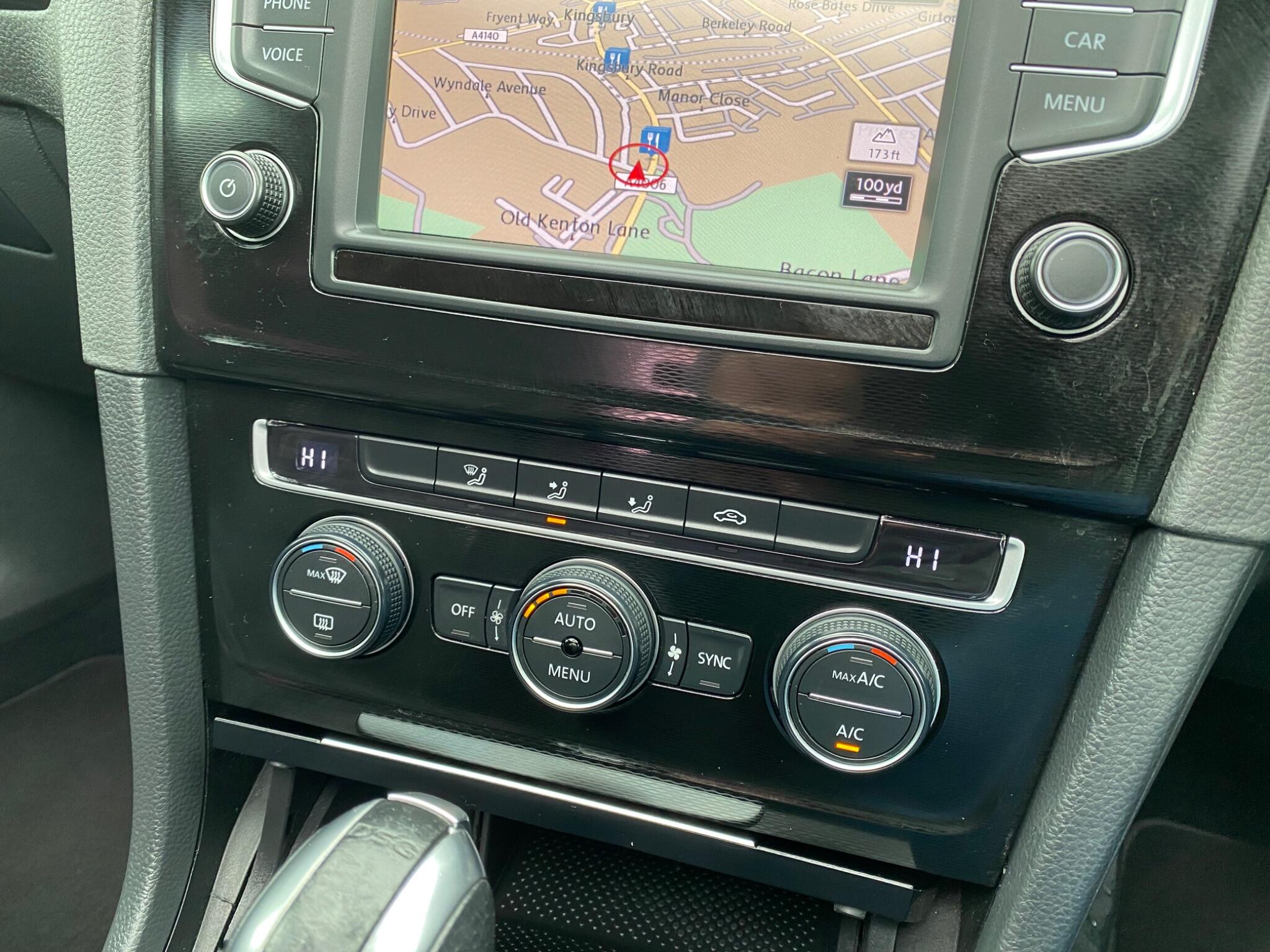 Volkswagen Golf view 27