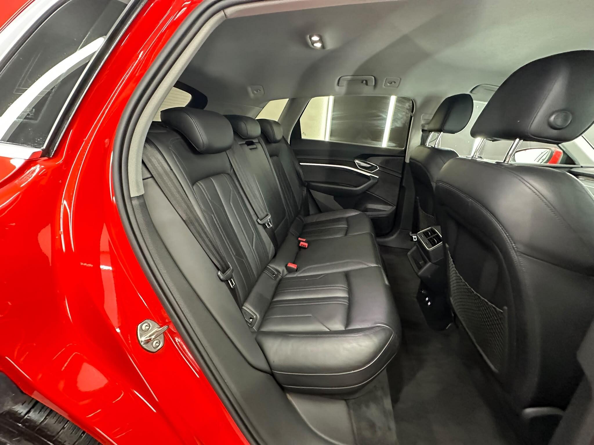 Audi E-Tron view 28