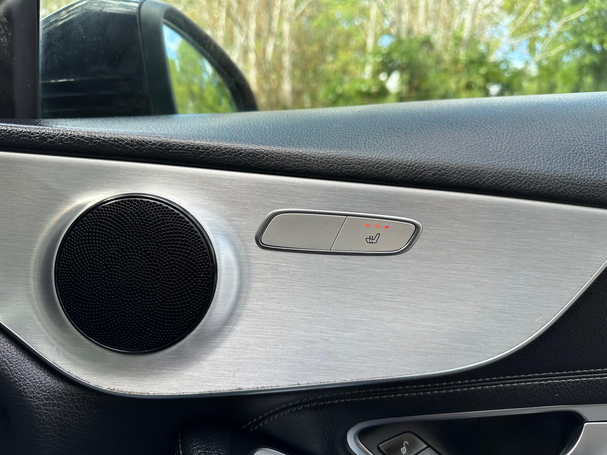 Mercedes-Benz C-Class view 18