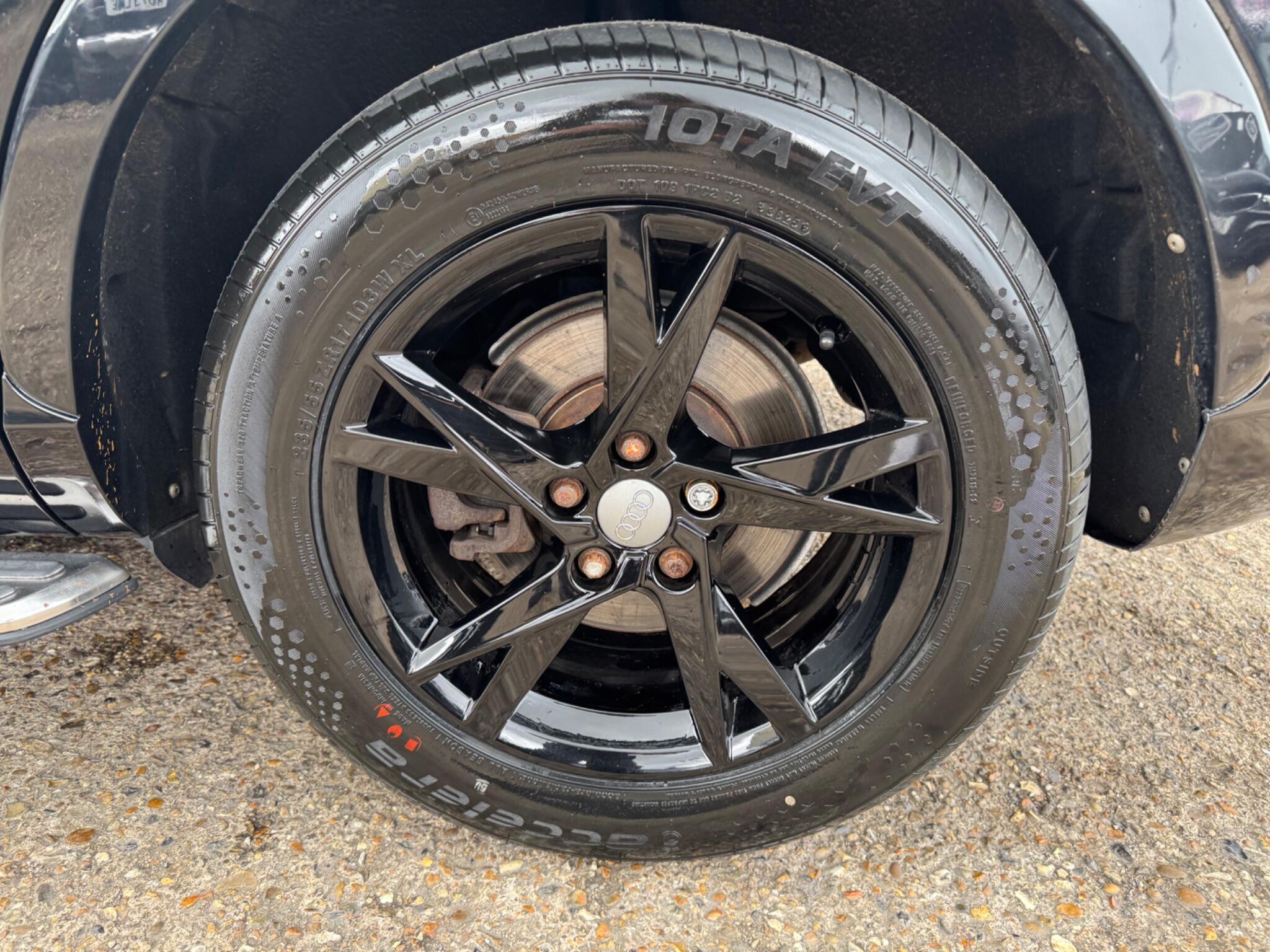 Audi Q3 view 46