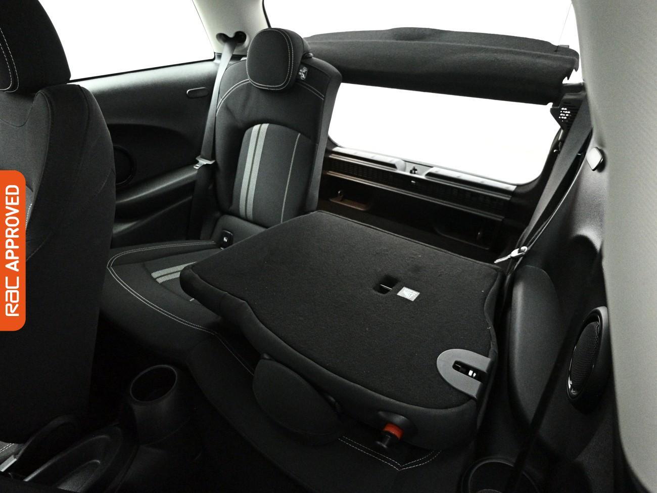 Mini Hatch view 24