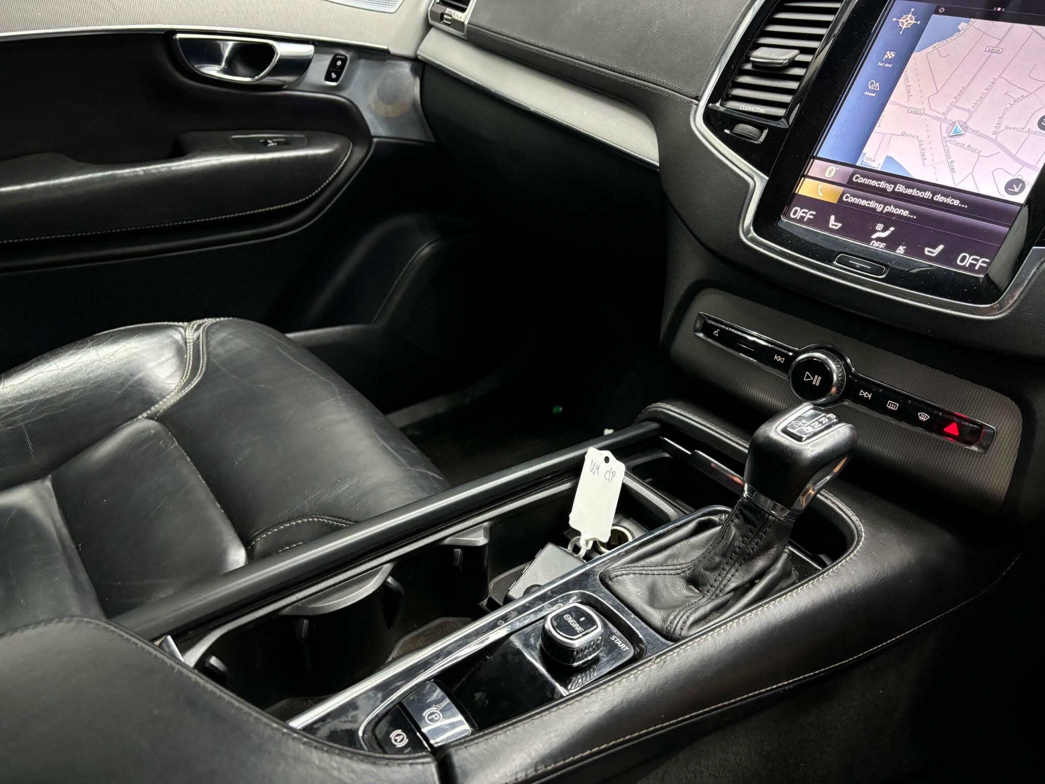 Volvo XC90 view 6