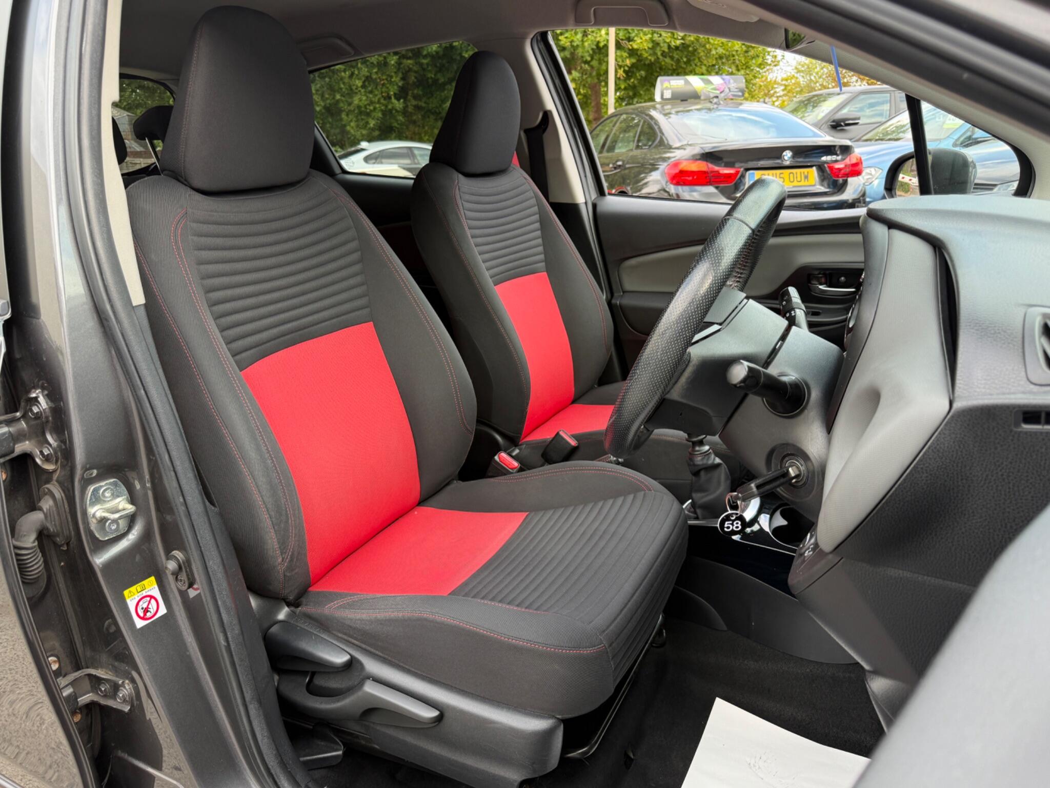 Toyota Yaris - Image 30