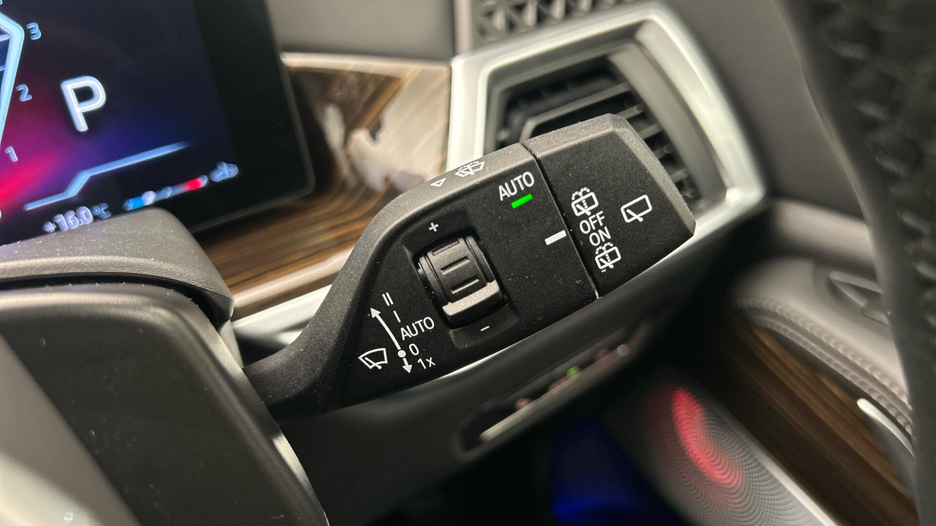 BMW X7 view 33
