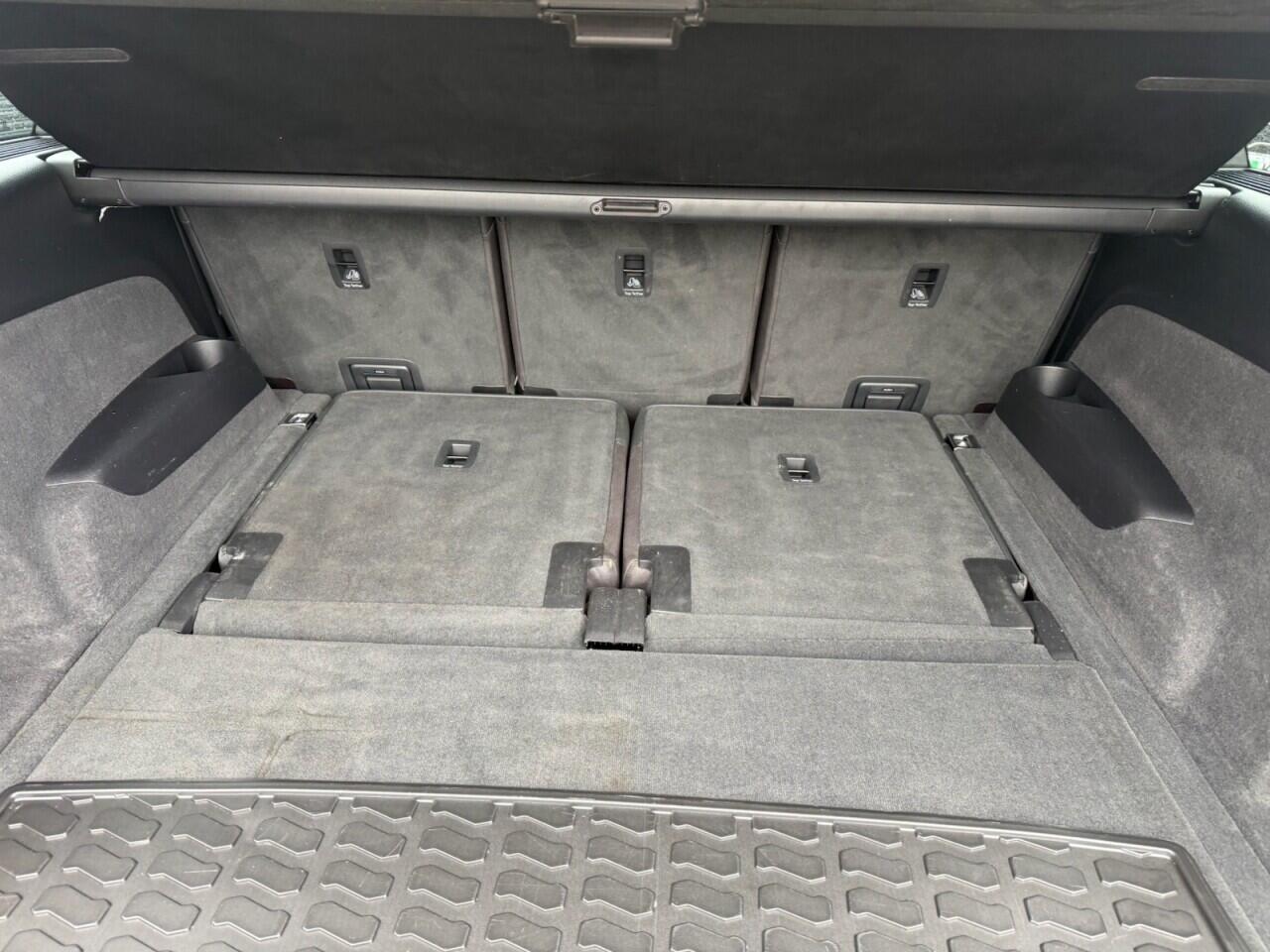 Audi SQ7 view 34