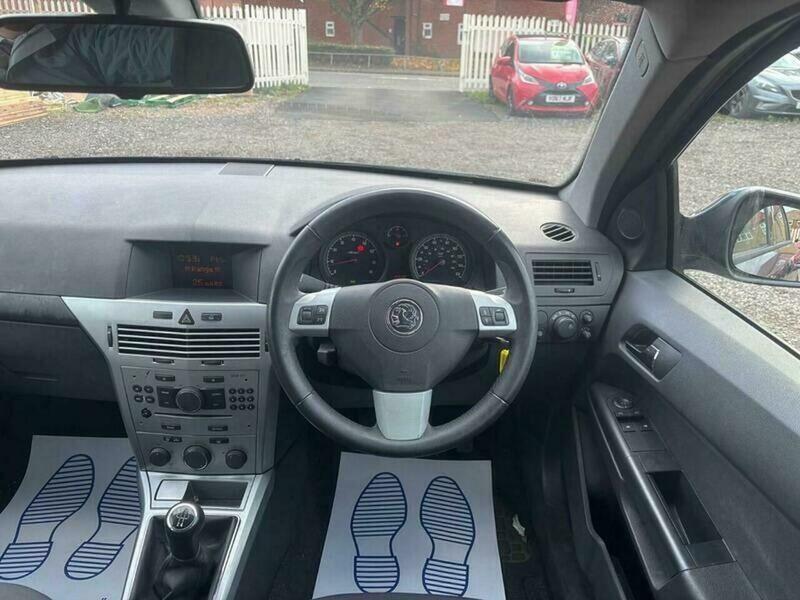 2011 Vauxhall Astra 1.6 16v Active Euro 5 5dr • 145,000 miles image 12