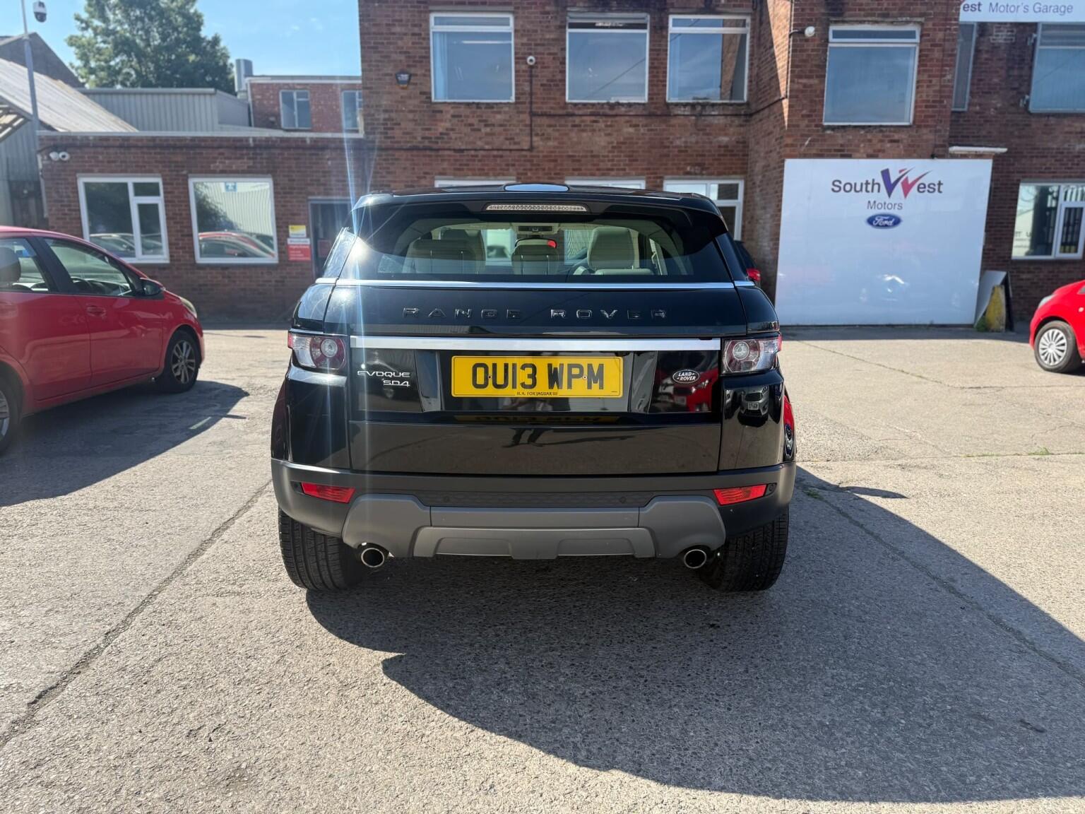 Land Rover Range Rover Evoque view 8