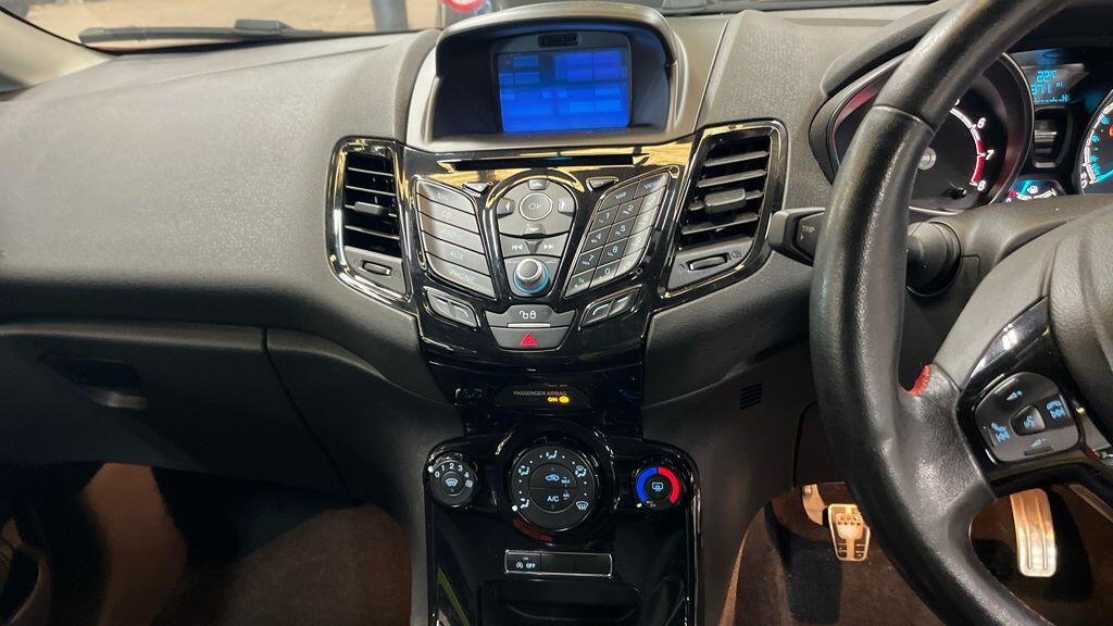 Ford Fiesta view 13