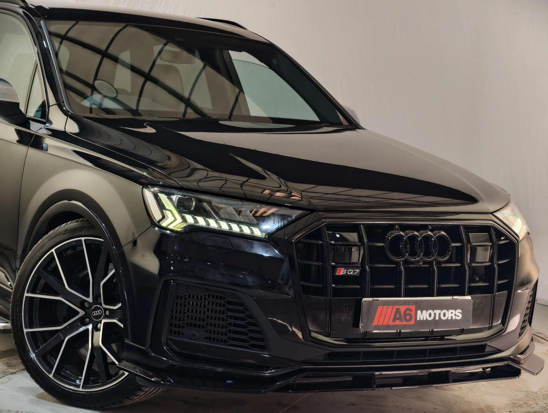 Audi SQ7 view 4