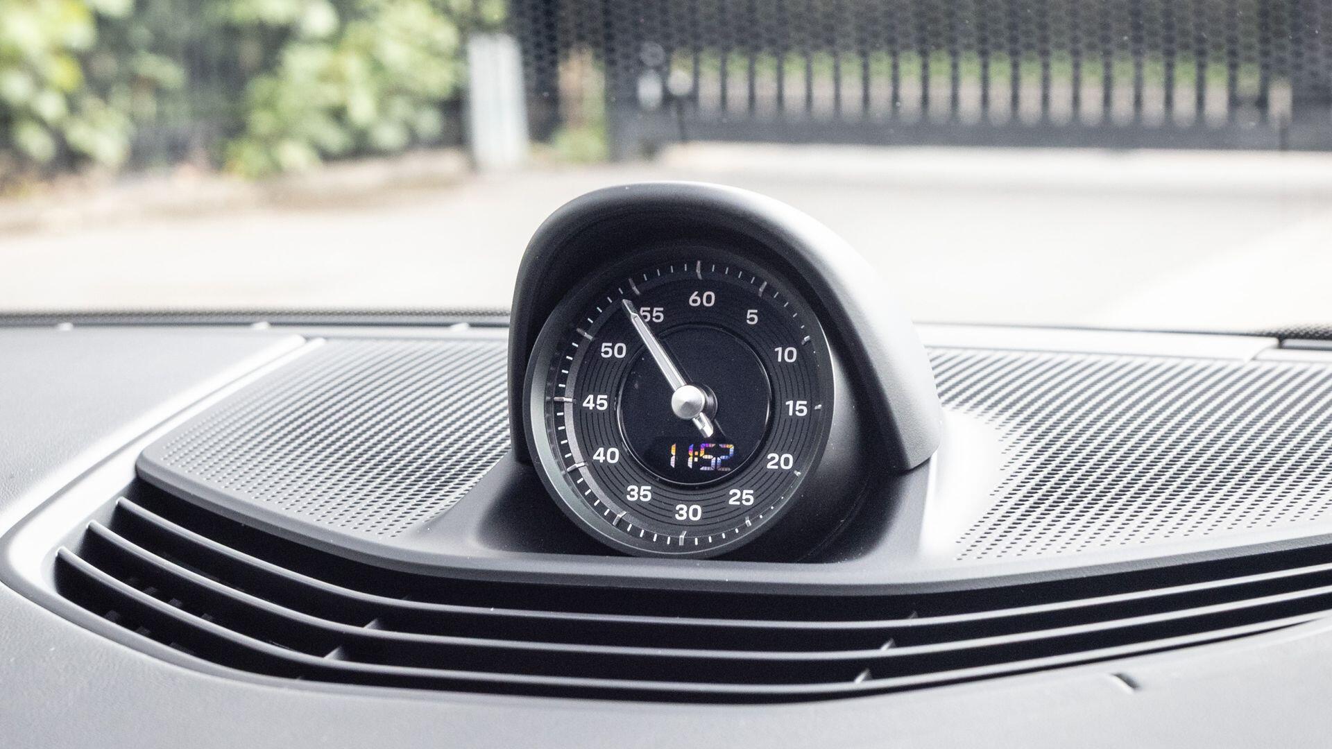 Porsche Taycan view 11