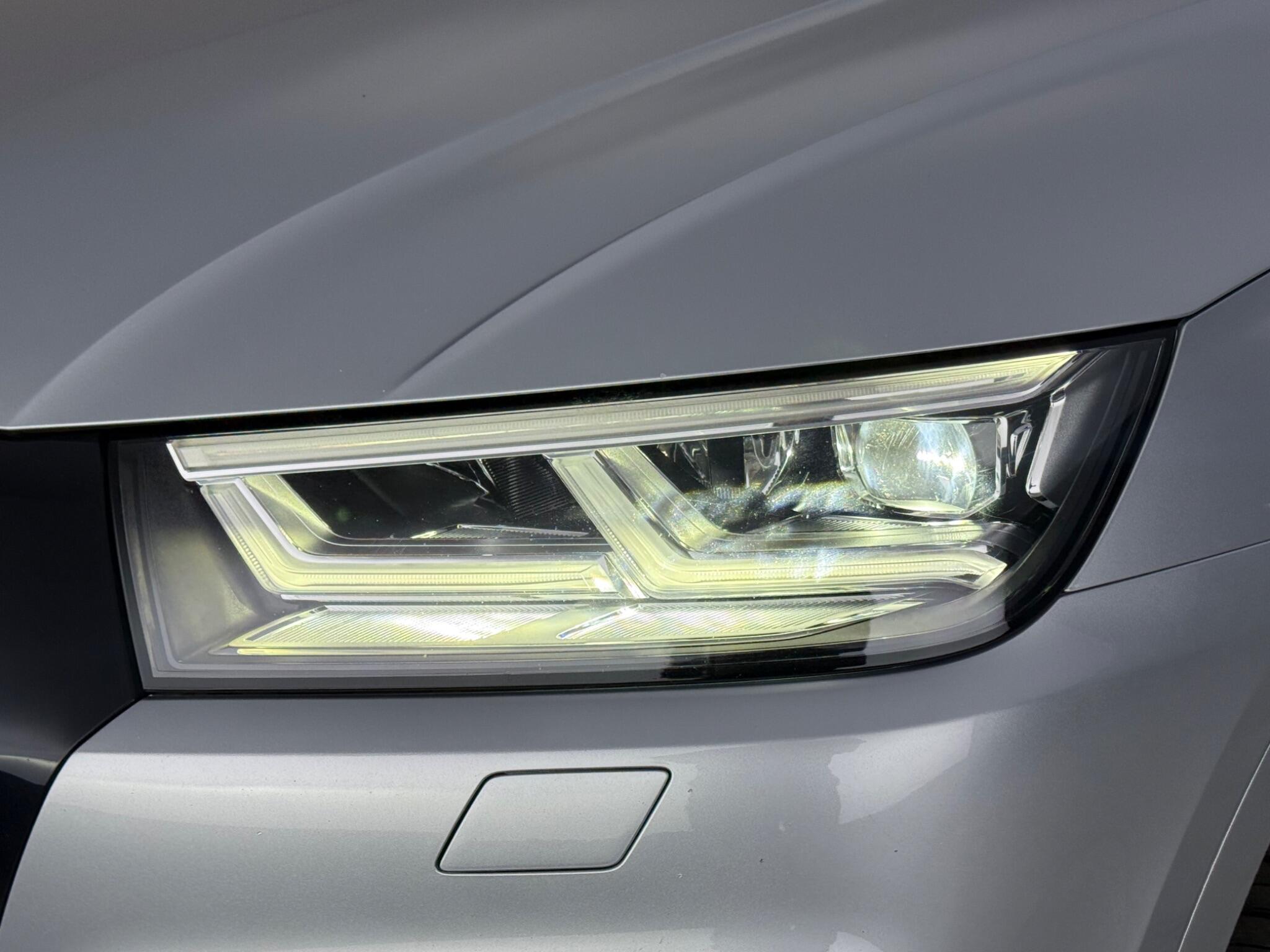 Audi Q5 view 13