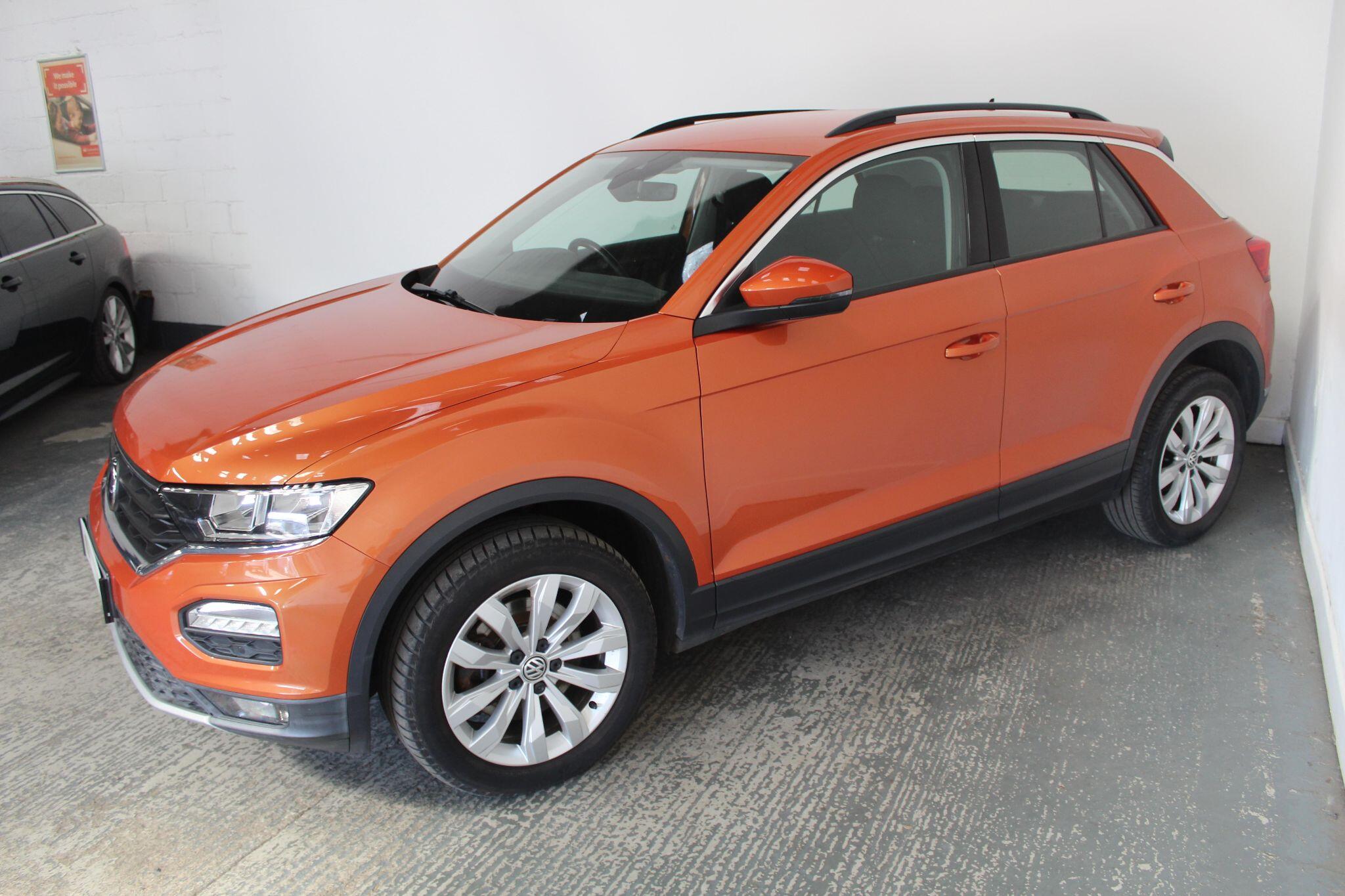 Volkswagen T-Roc view 5