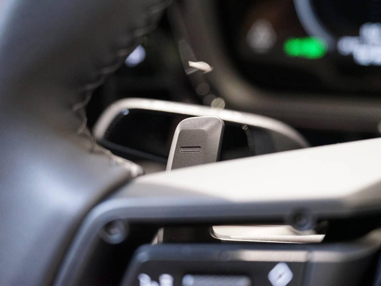 Porsche Cayenne view 28