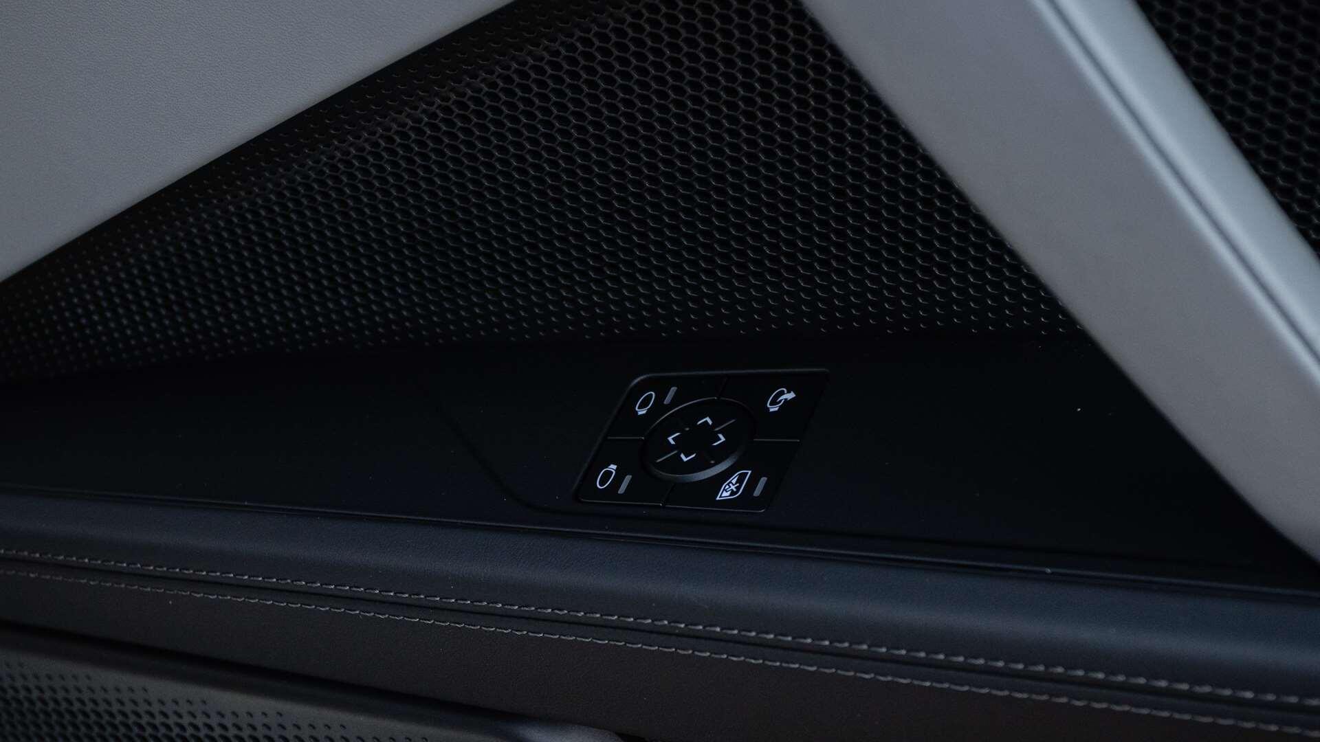 Porsche Cayenne view 32