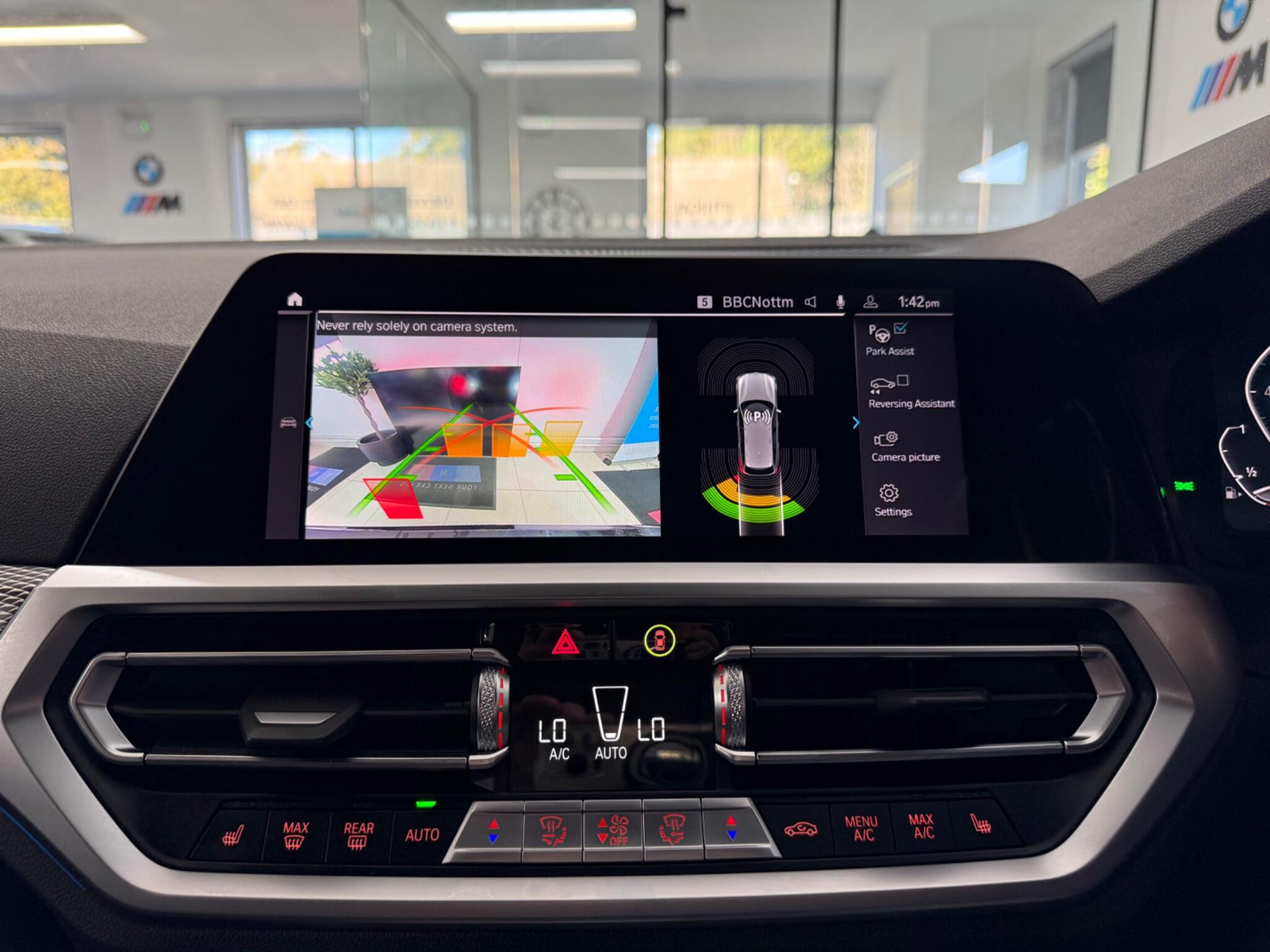 BMW 3 Series view 9