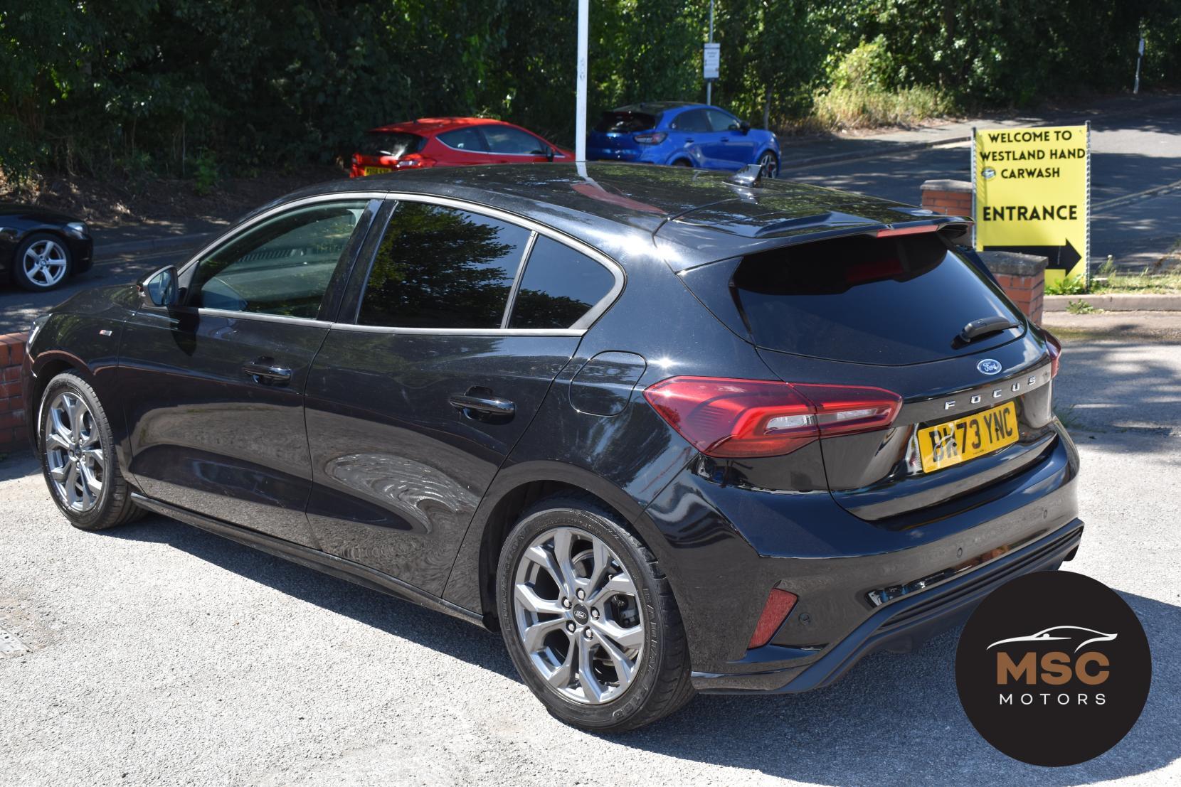 Ford Focus view 13