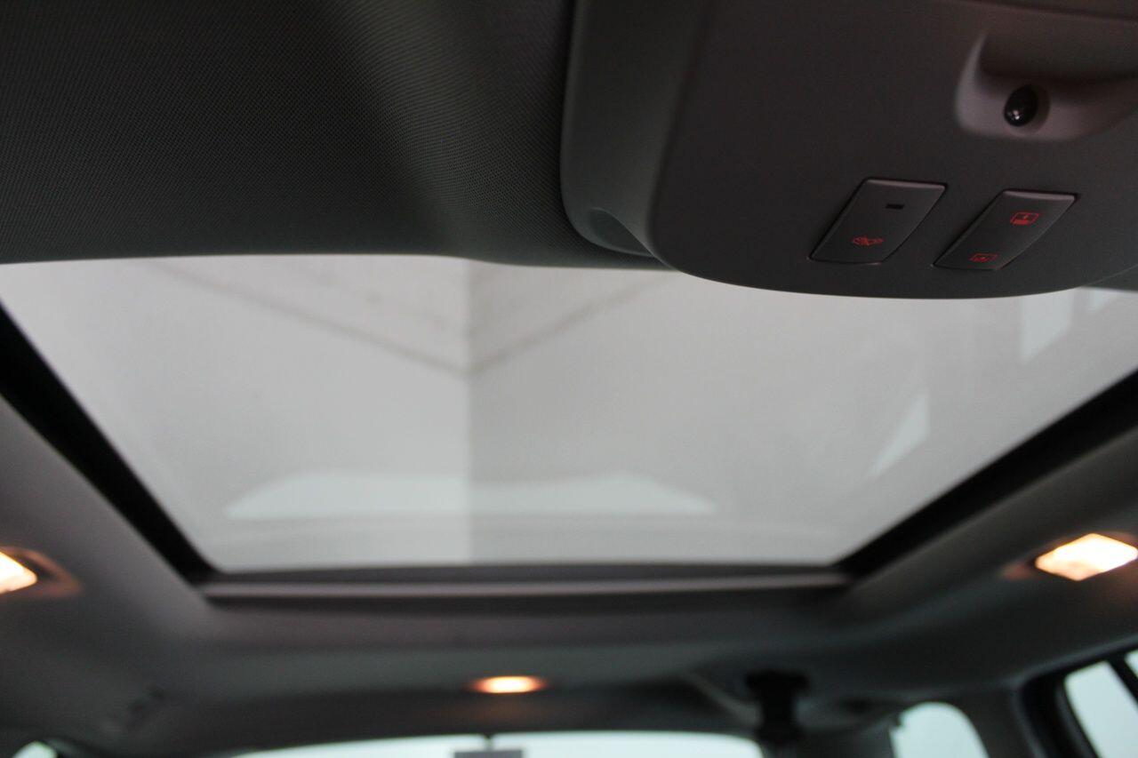 Vauxhall Zafira Tourer view 29
