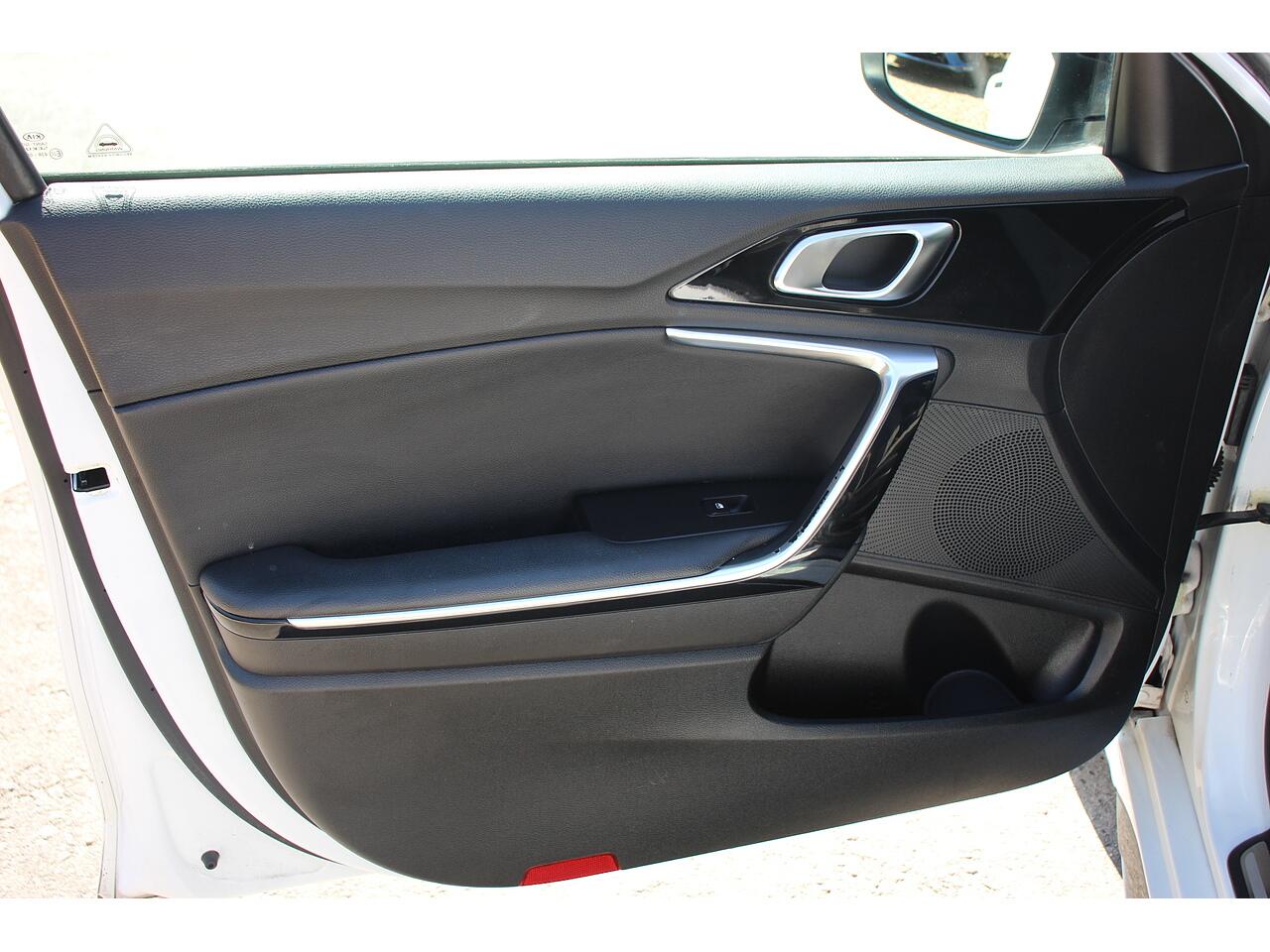 Kia Proceed view 34
