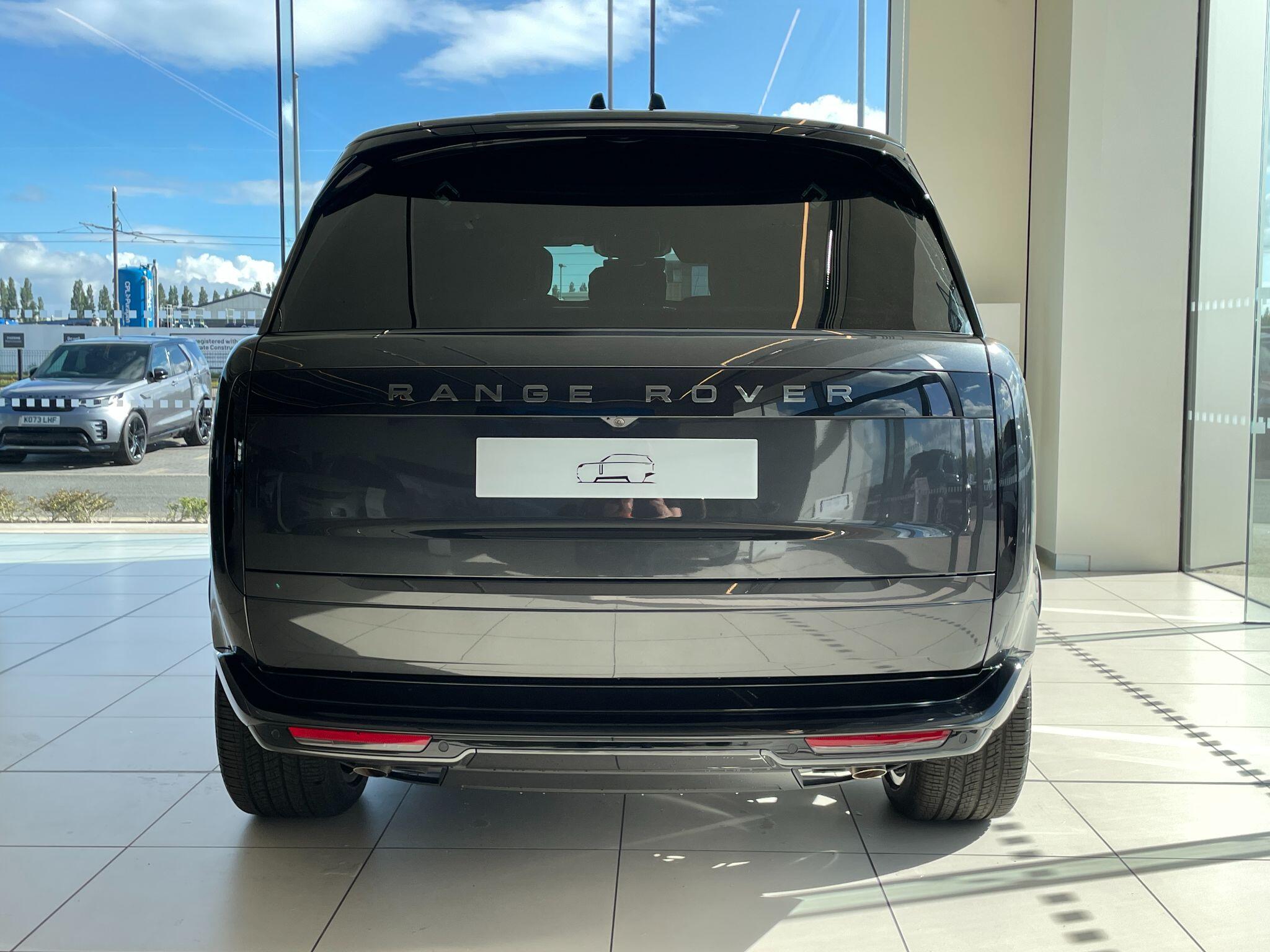 Land Rover Range Rover view 3