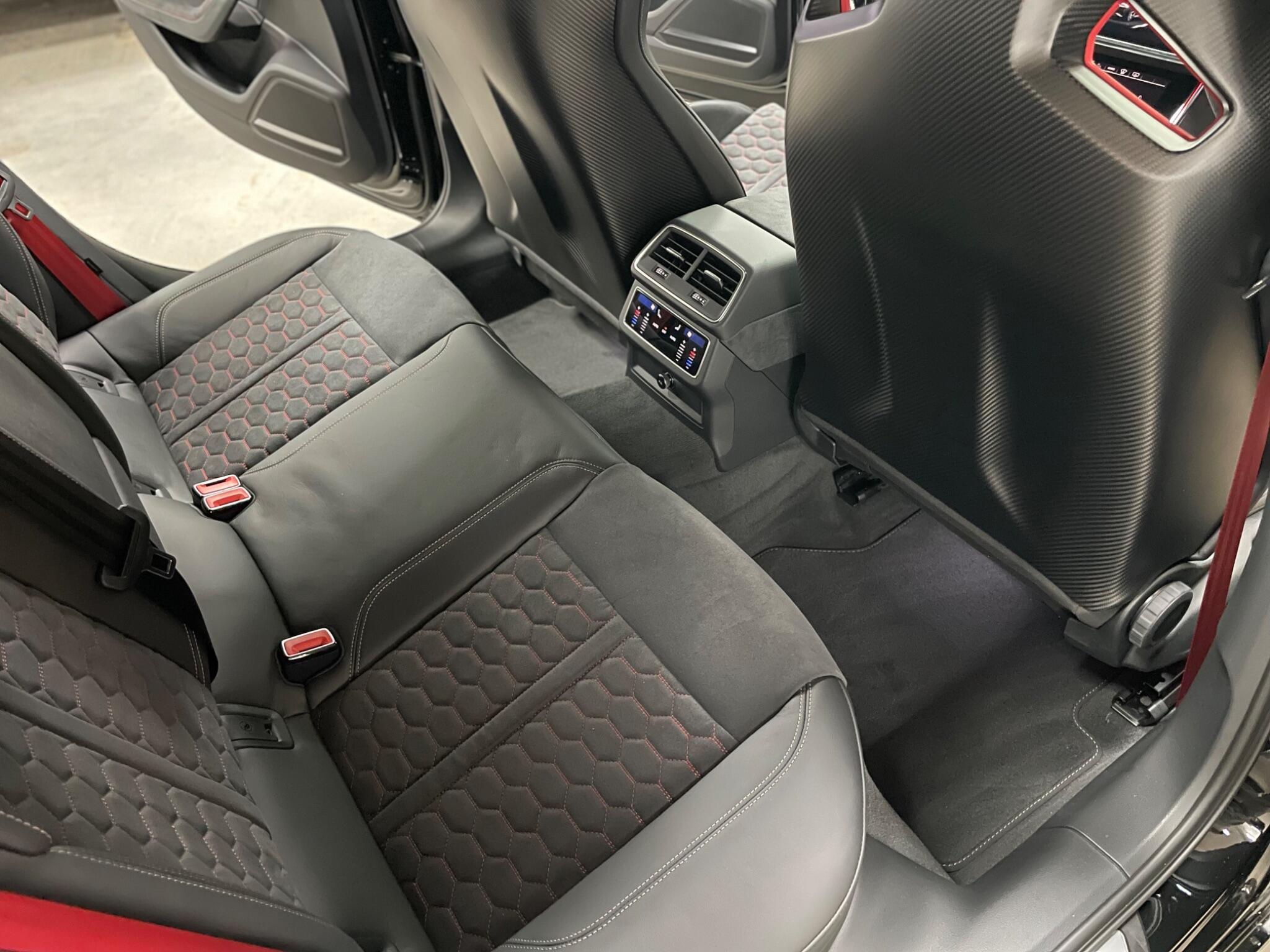 Audi RS6 view 21