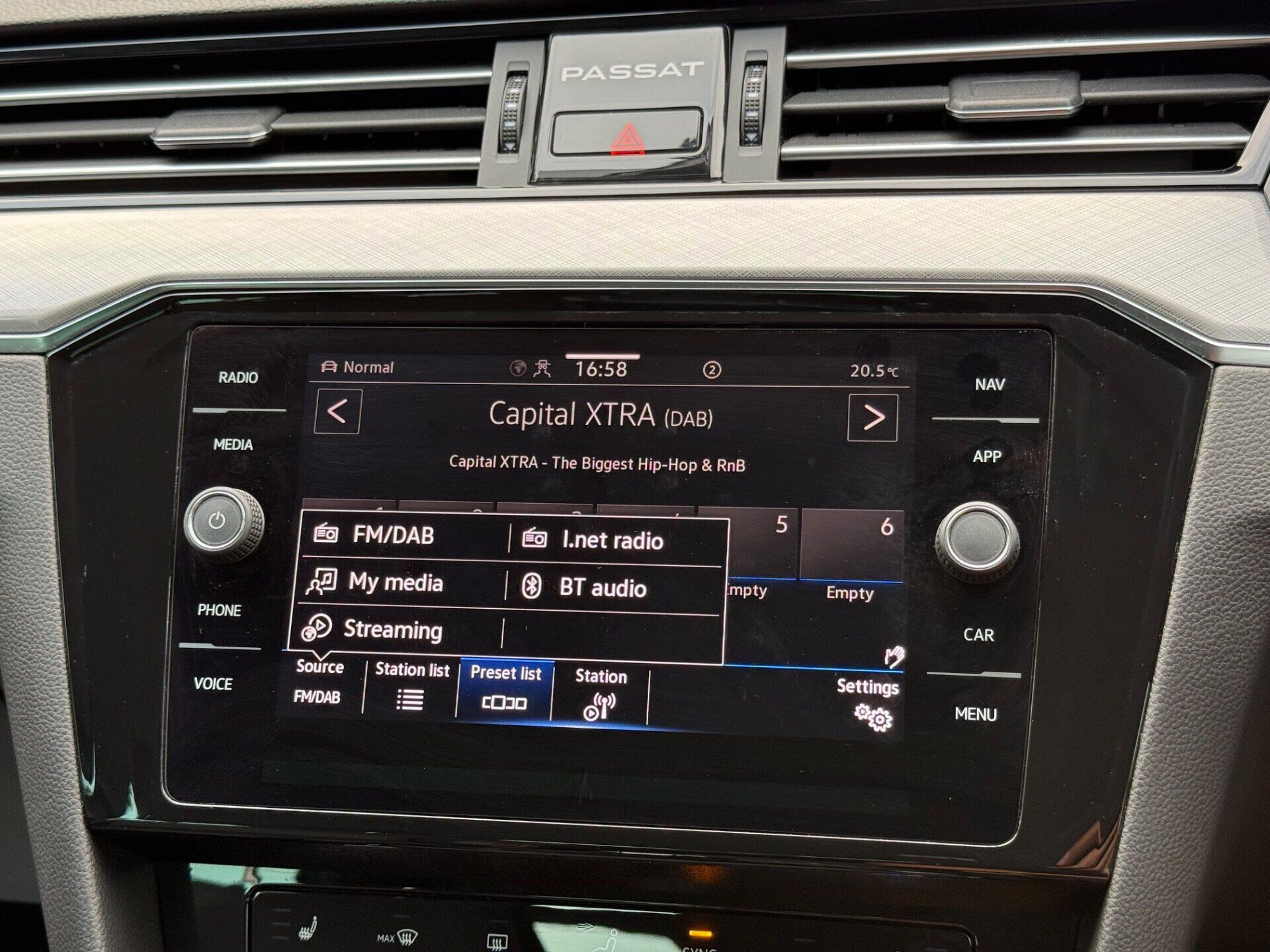 Volkswagen Passat view 42