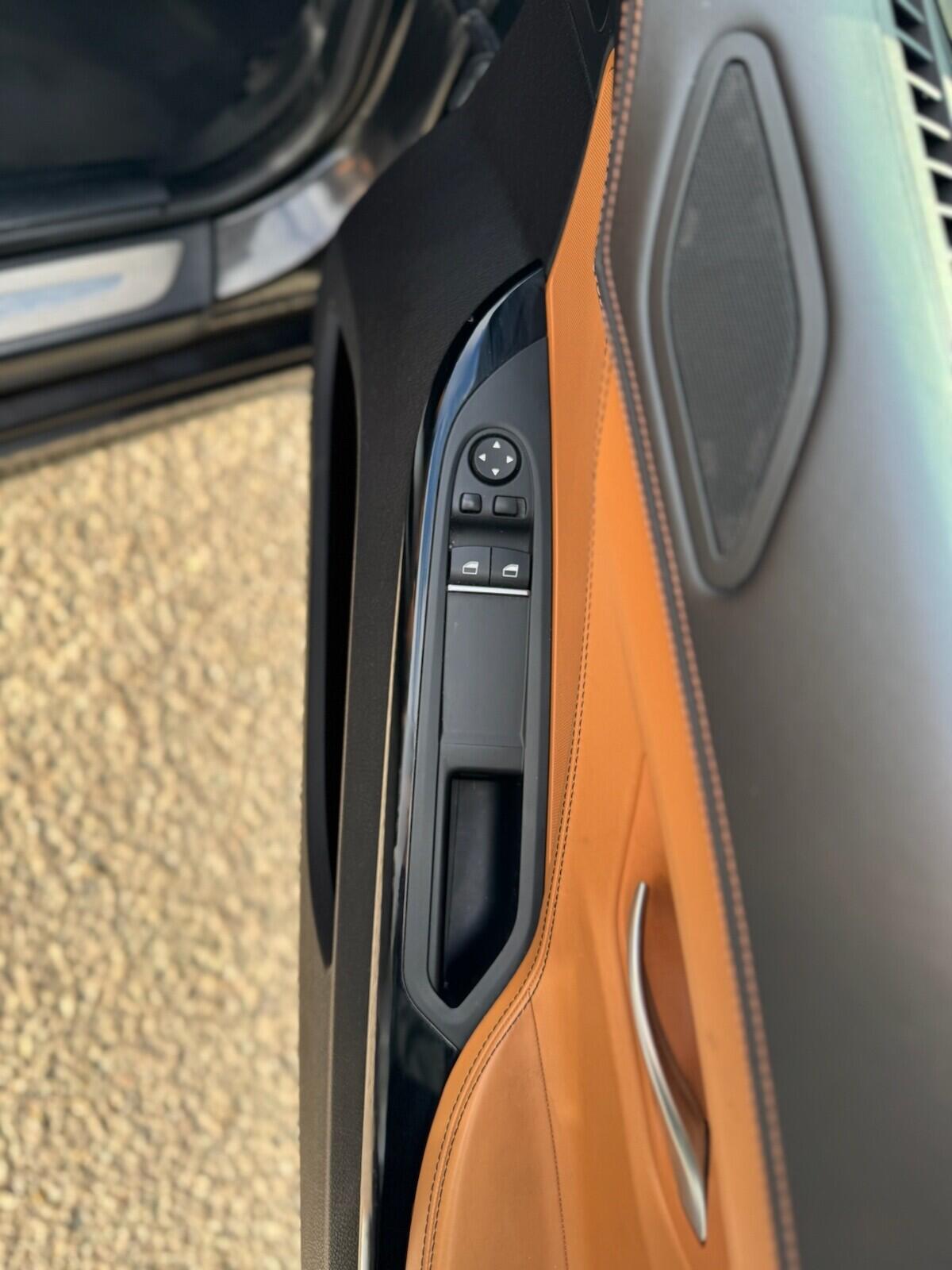 BMW 6 Series view 22