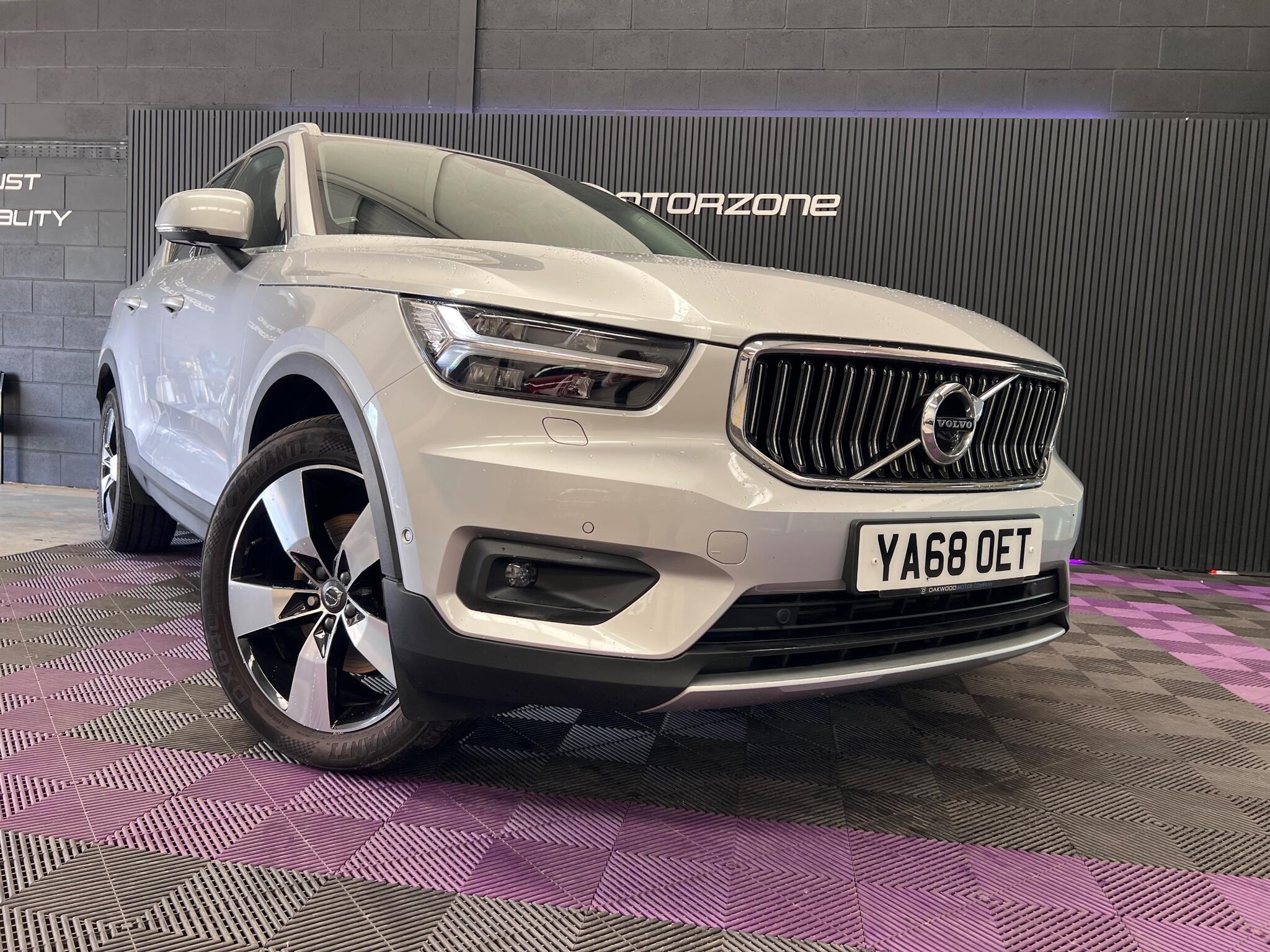 Volvo XC40 view 4