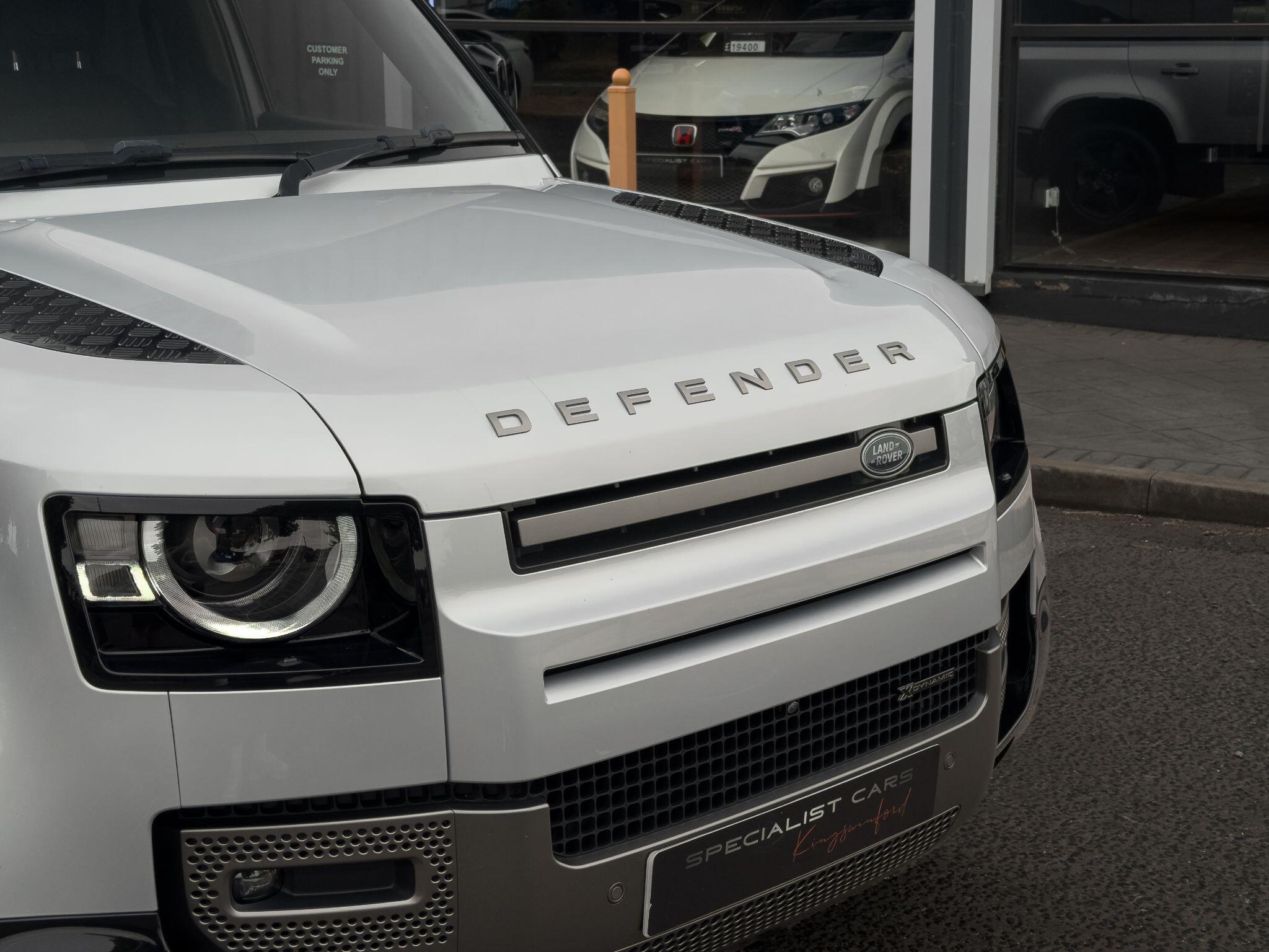 Land Rover Defender 110 view 6