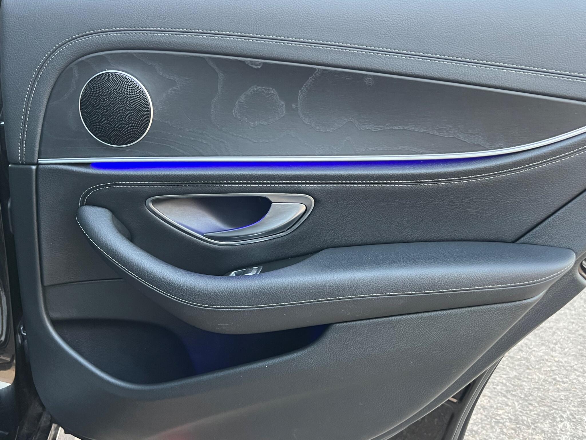 Mercedes-Benz E Class view 33