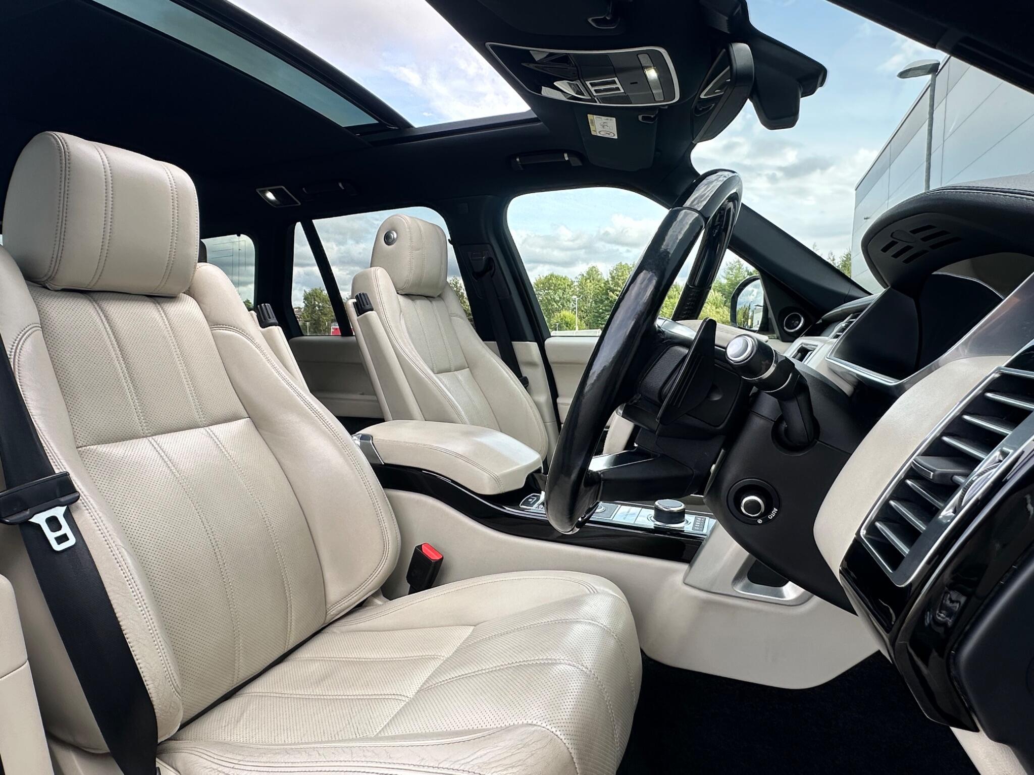 Land Rover Range Rover view 34