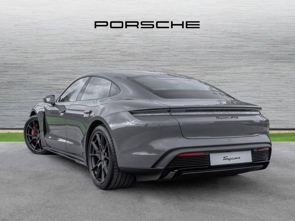 Porsche Taycan view 40