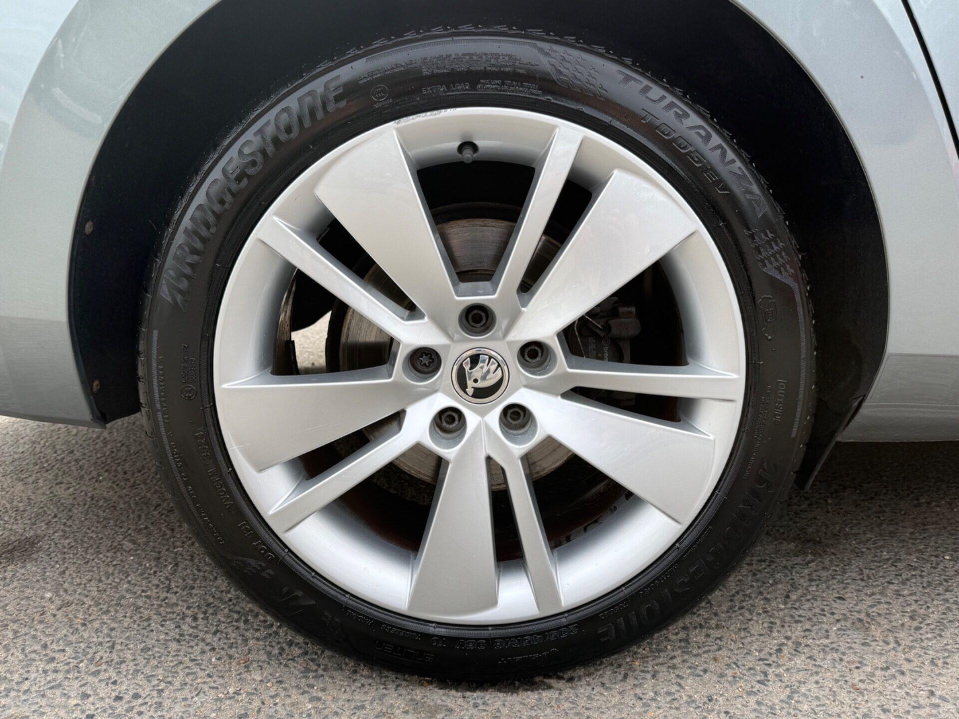 Skoda Superb view 64