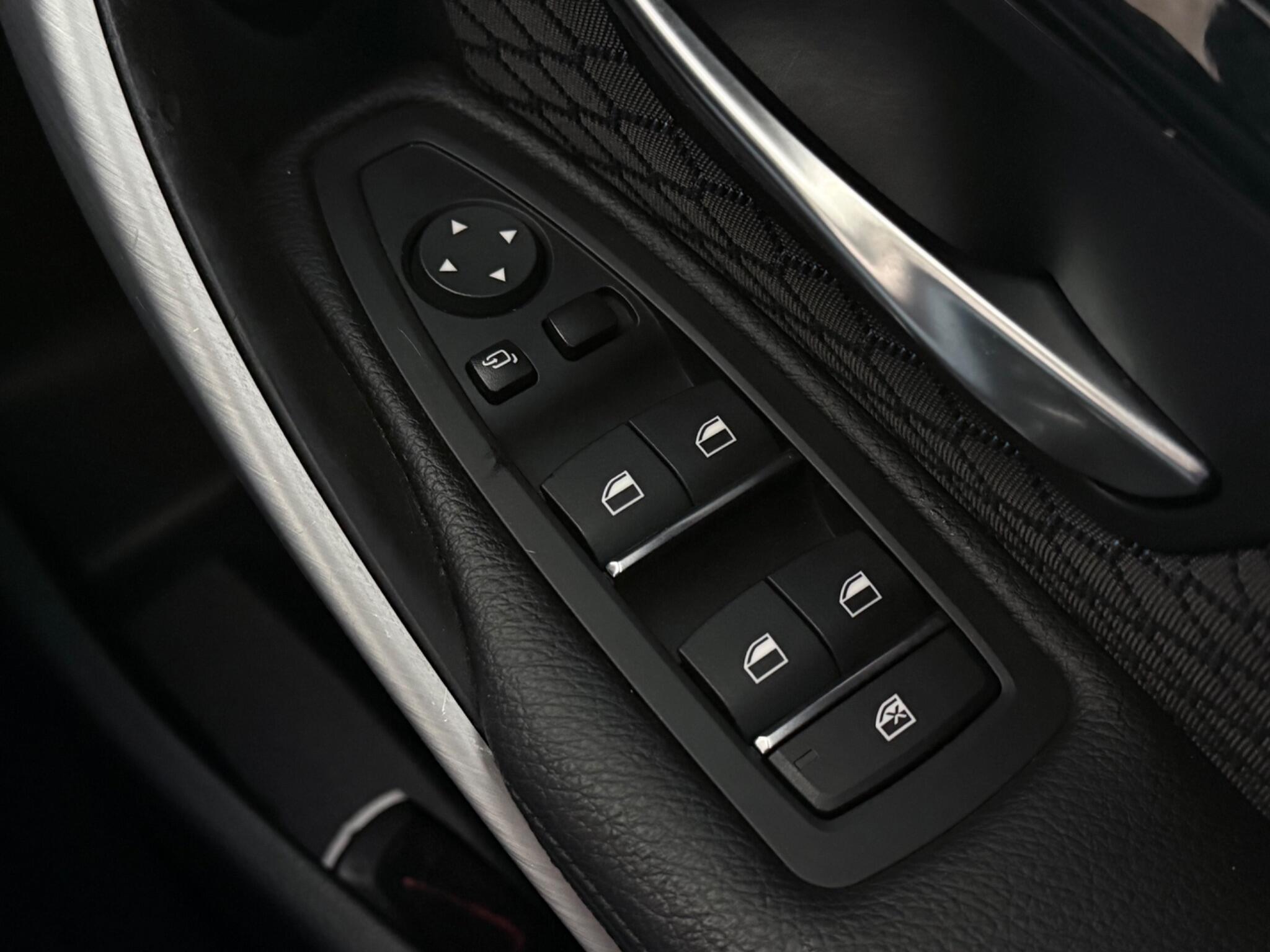 BMW 3 Series view 28