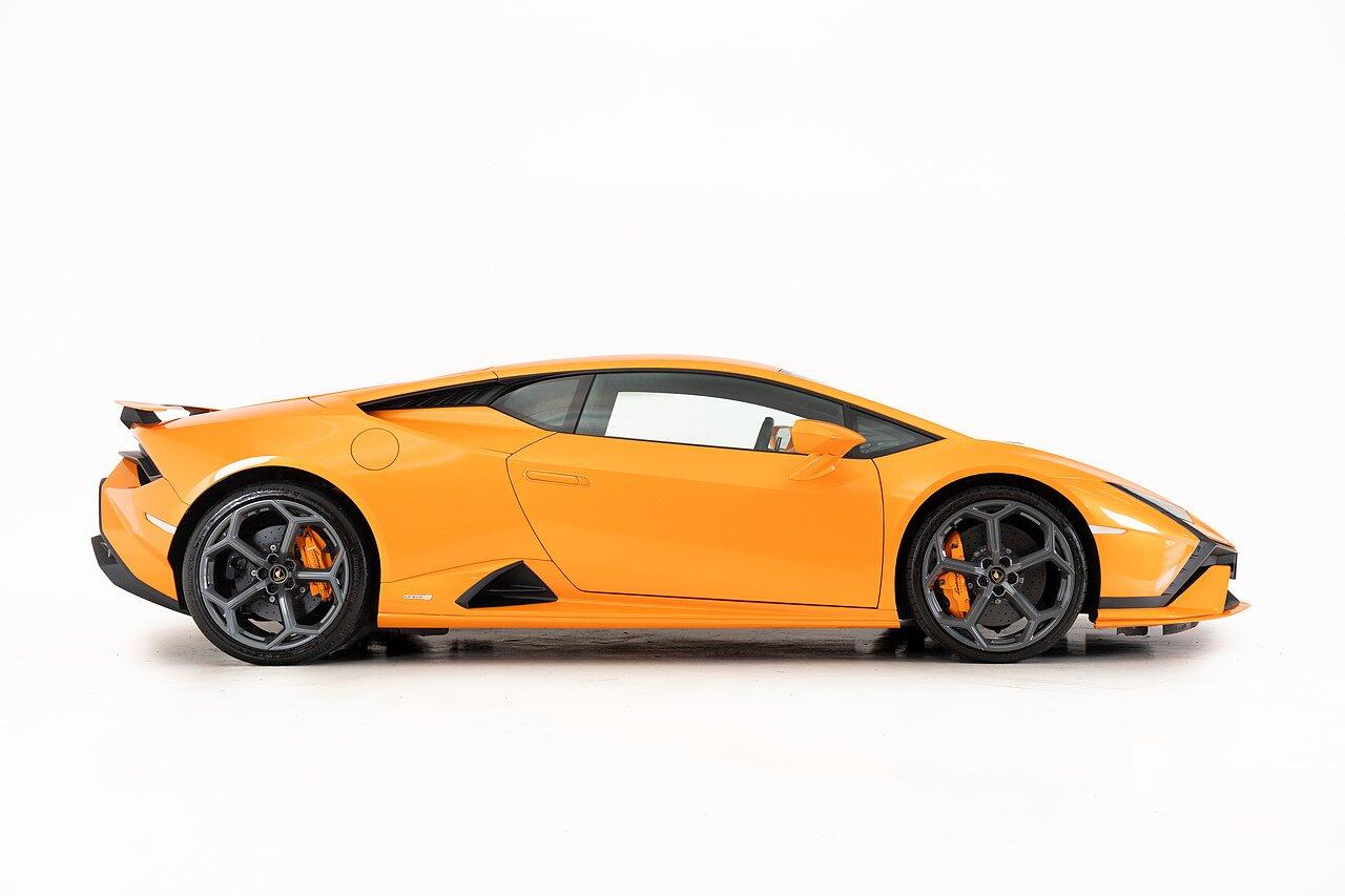 Lamborghini Huracan view 10