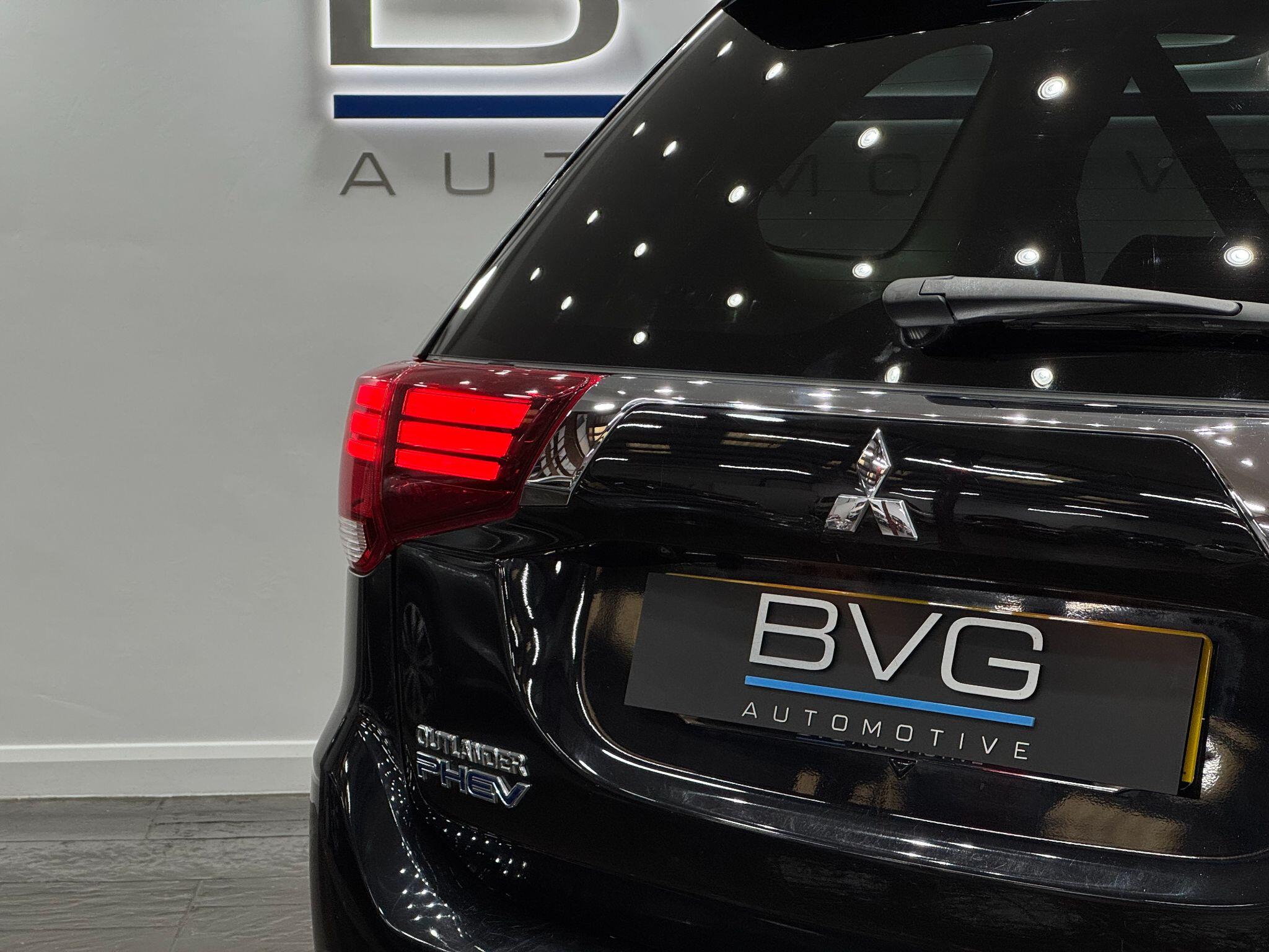 Mitsubishi Outlander view 22