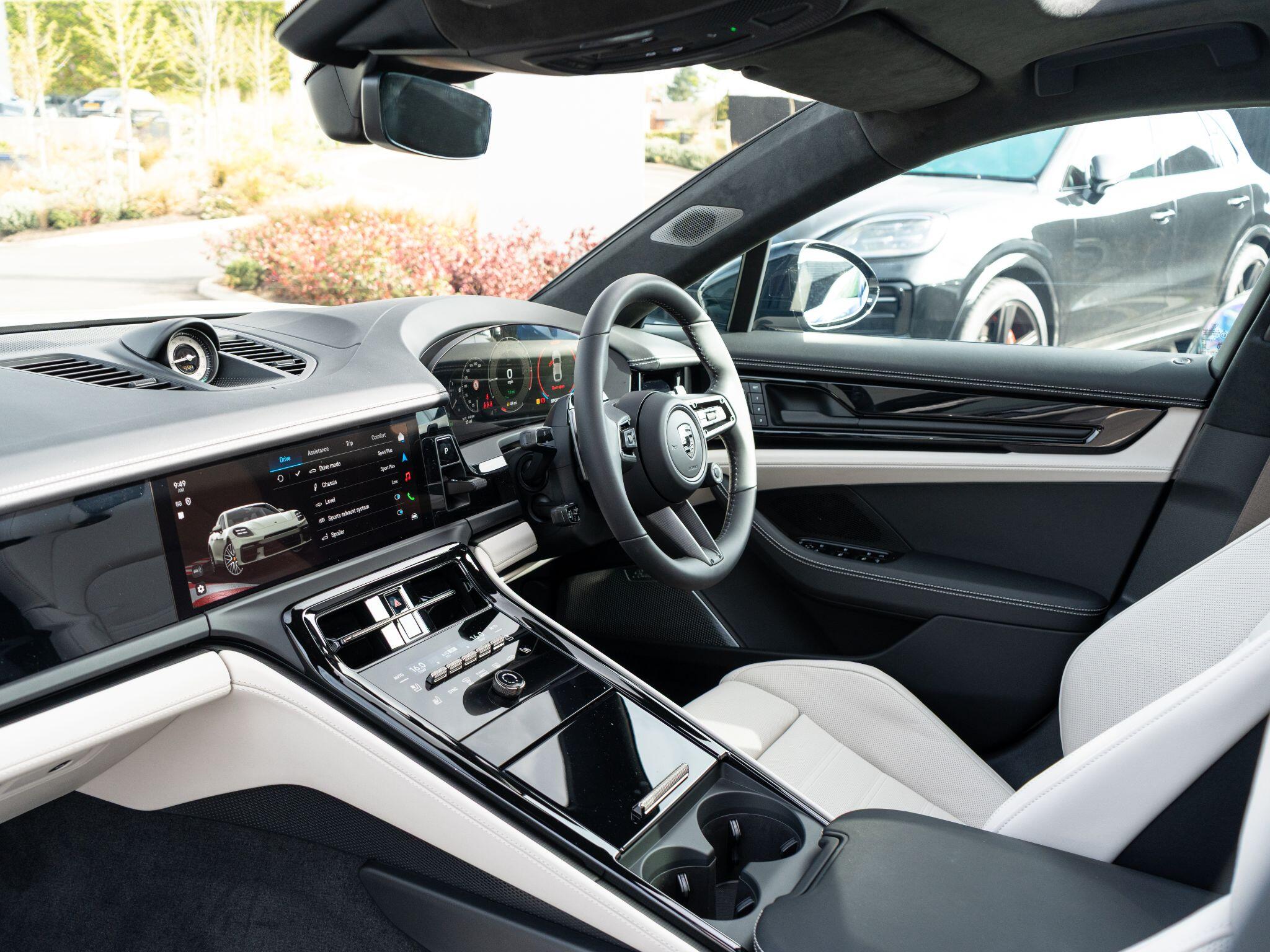 Porsche Panamera view 25