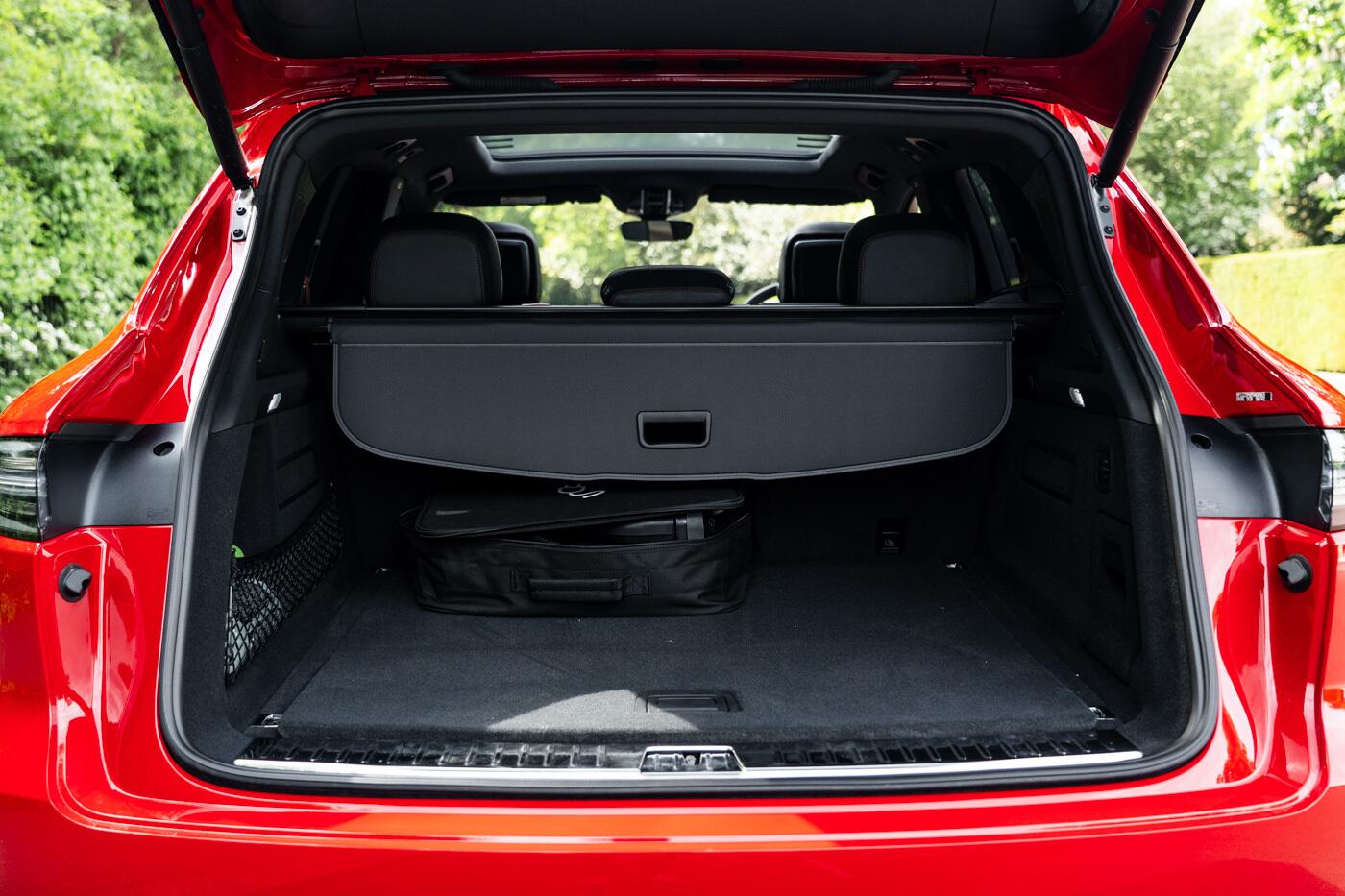 Porsche Cayenne view 59