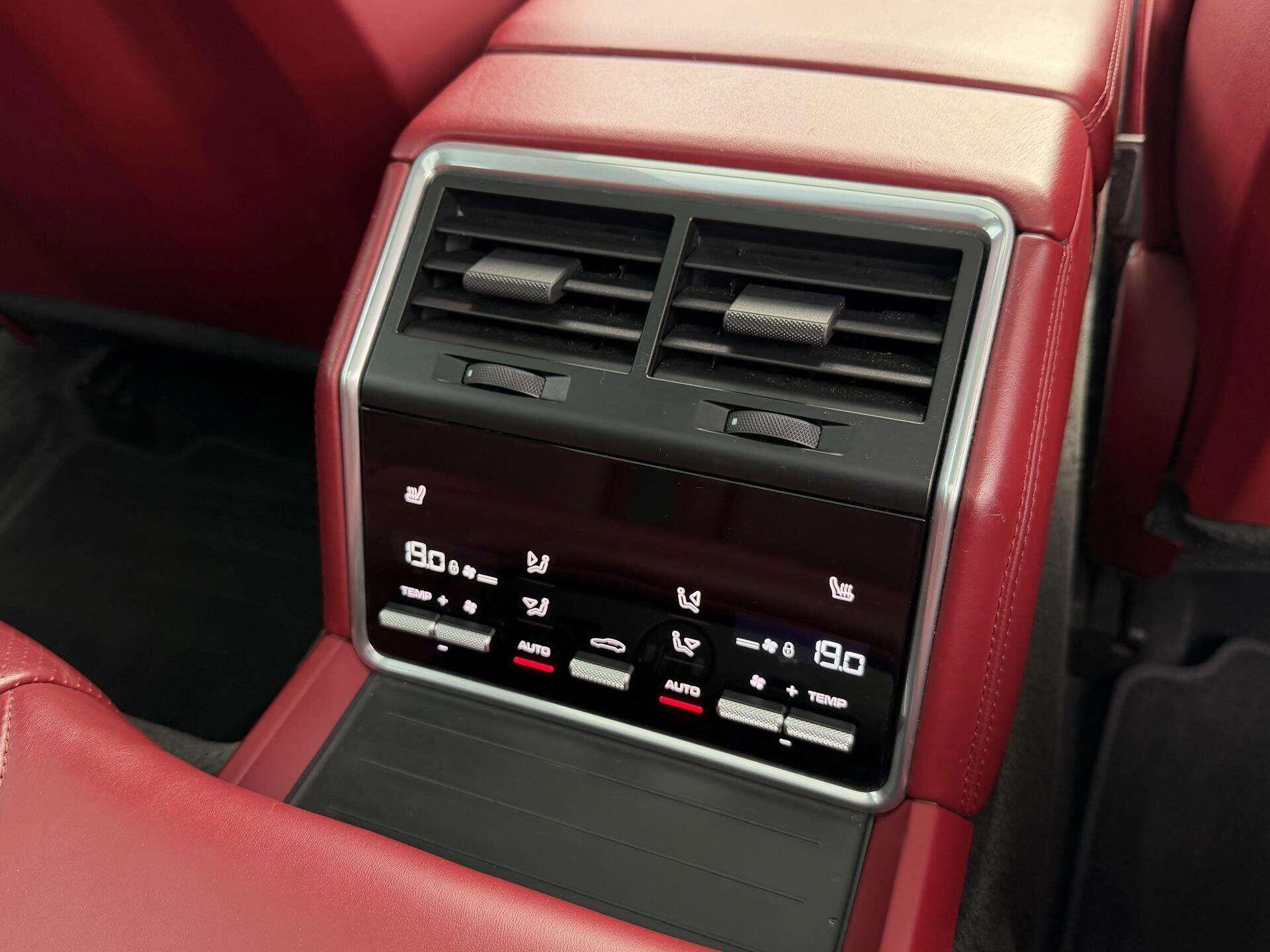 Porsche Panamera view 27
