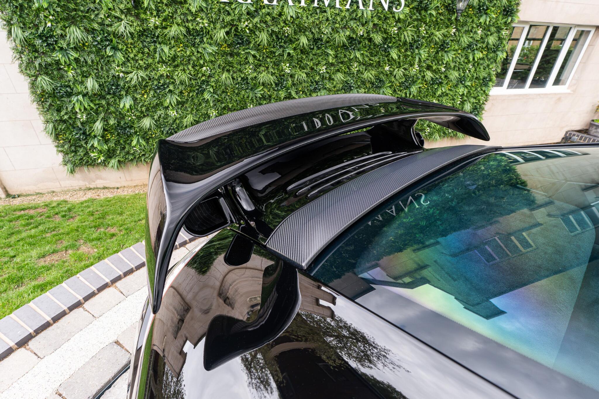 Porsche 911 view 8